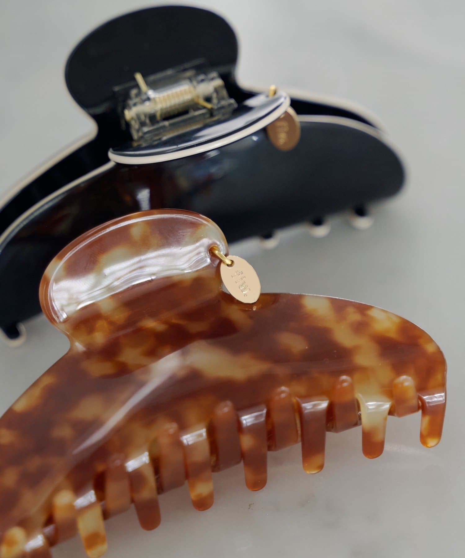 Kastane(カスタネ) 【fiw.】ロゴチャームバンスクリップ