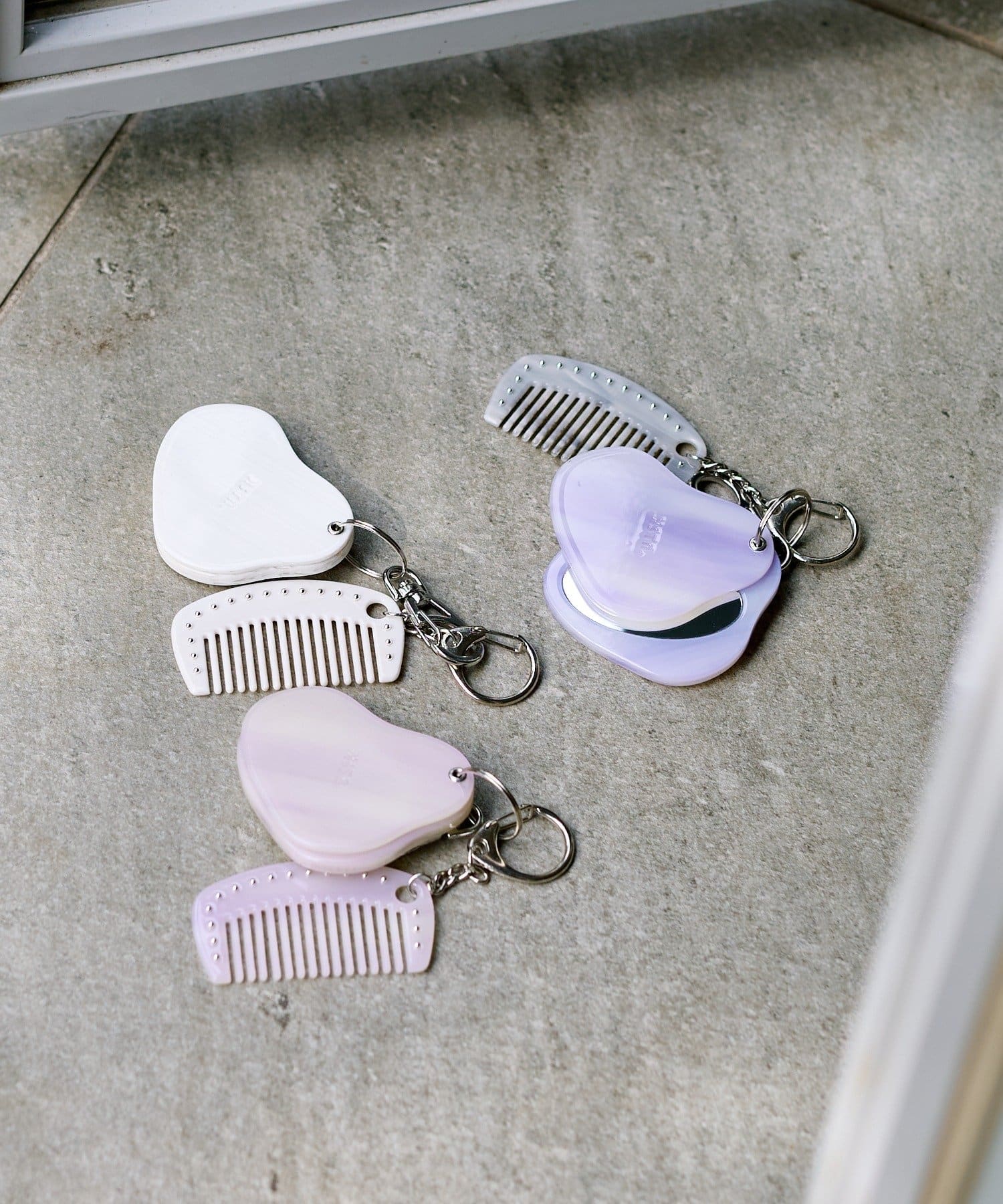 Kastane(カスタネ) 【fiw./3.12(木)12:00発売/5色展開】ミラー&コームチャーム