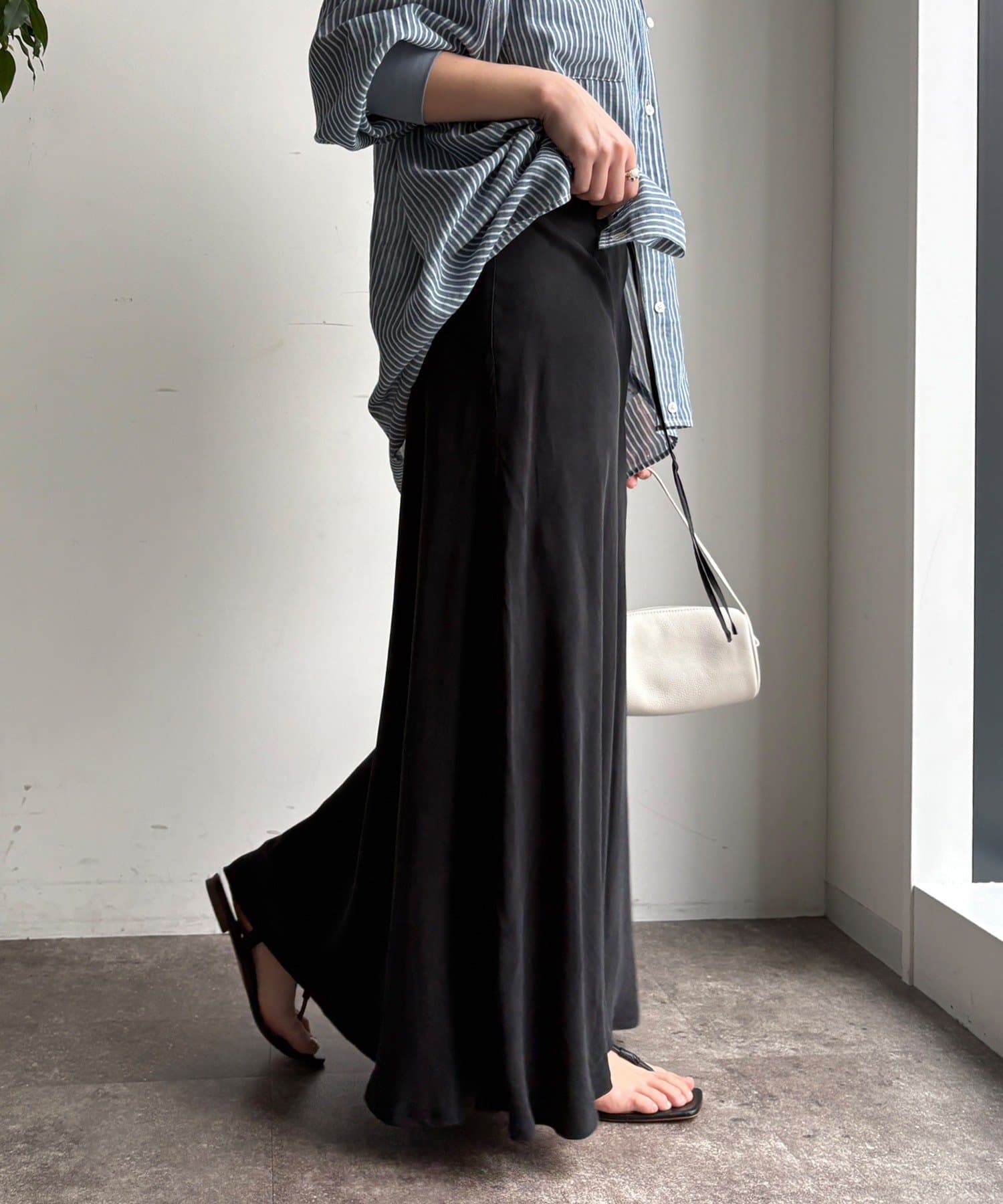 DOUDOU(ドゥドゥ) ベルト付キュプラ混サテンスカート