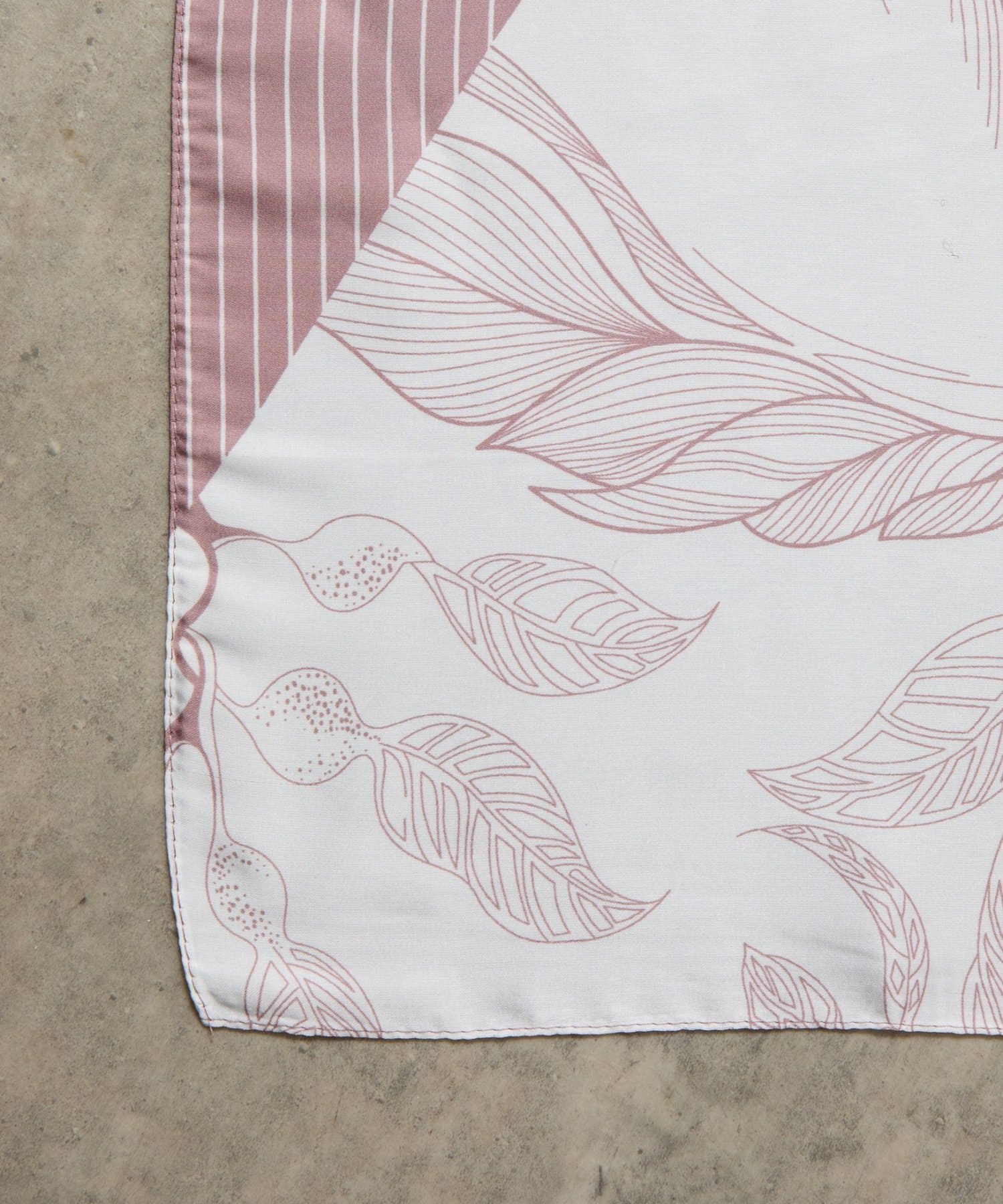 COLONY 2139(コロニー トゥーワンスリーナイン) フラワーストライプ柄スカーフ70×70