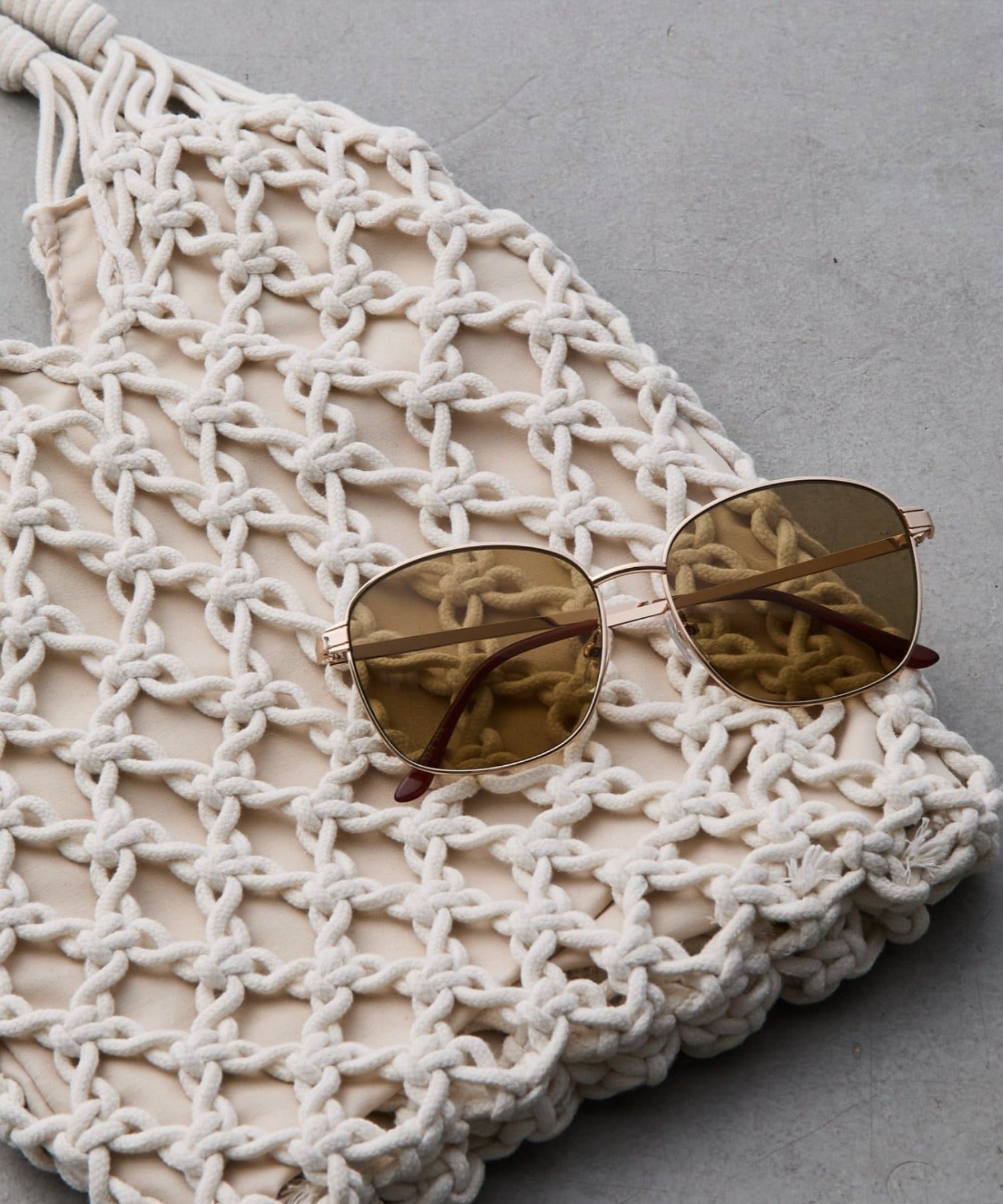 COLONY 2139(コロニー トゥーワンスリーナイン) オーバルメタルサングラス