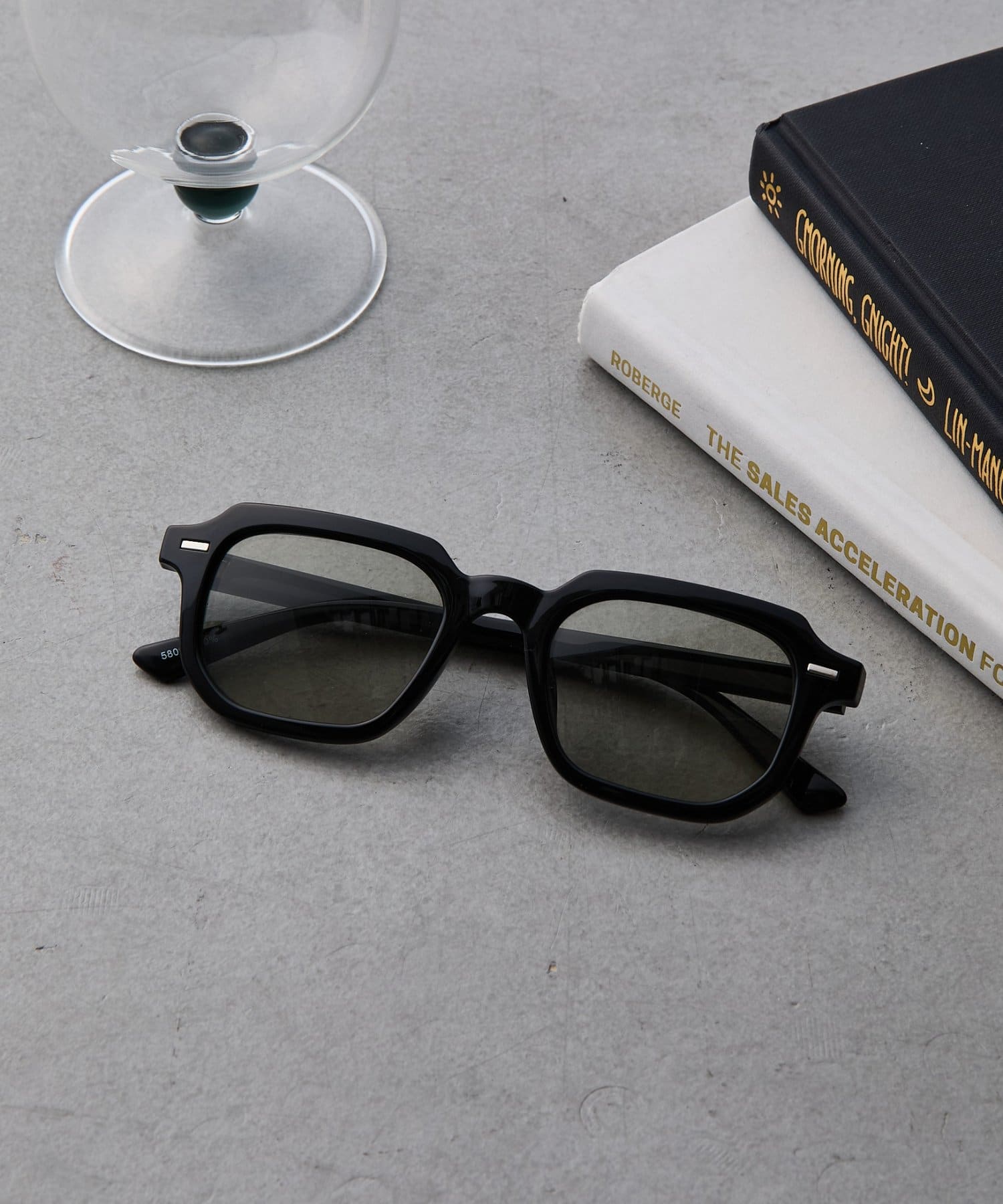 COLONY 2139(コロニー トゥーワンスリーナイン) スクエア型サングラス