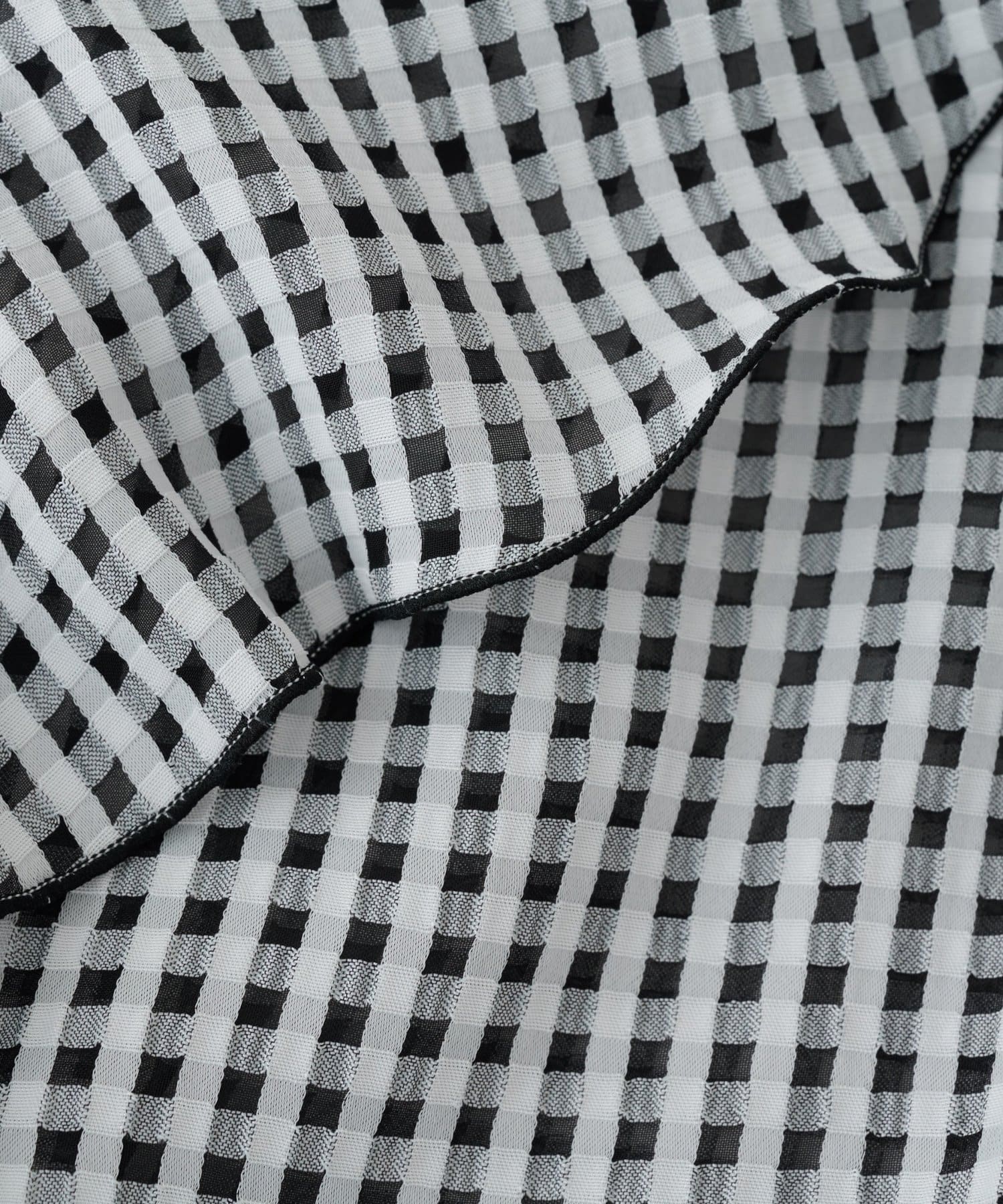 La boutique BonBon(ラブティックボンボン) 【モテ女子の味方】サテンサッカーラッフルブラウス