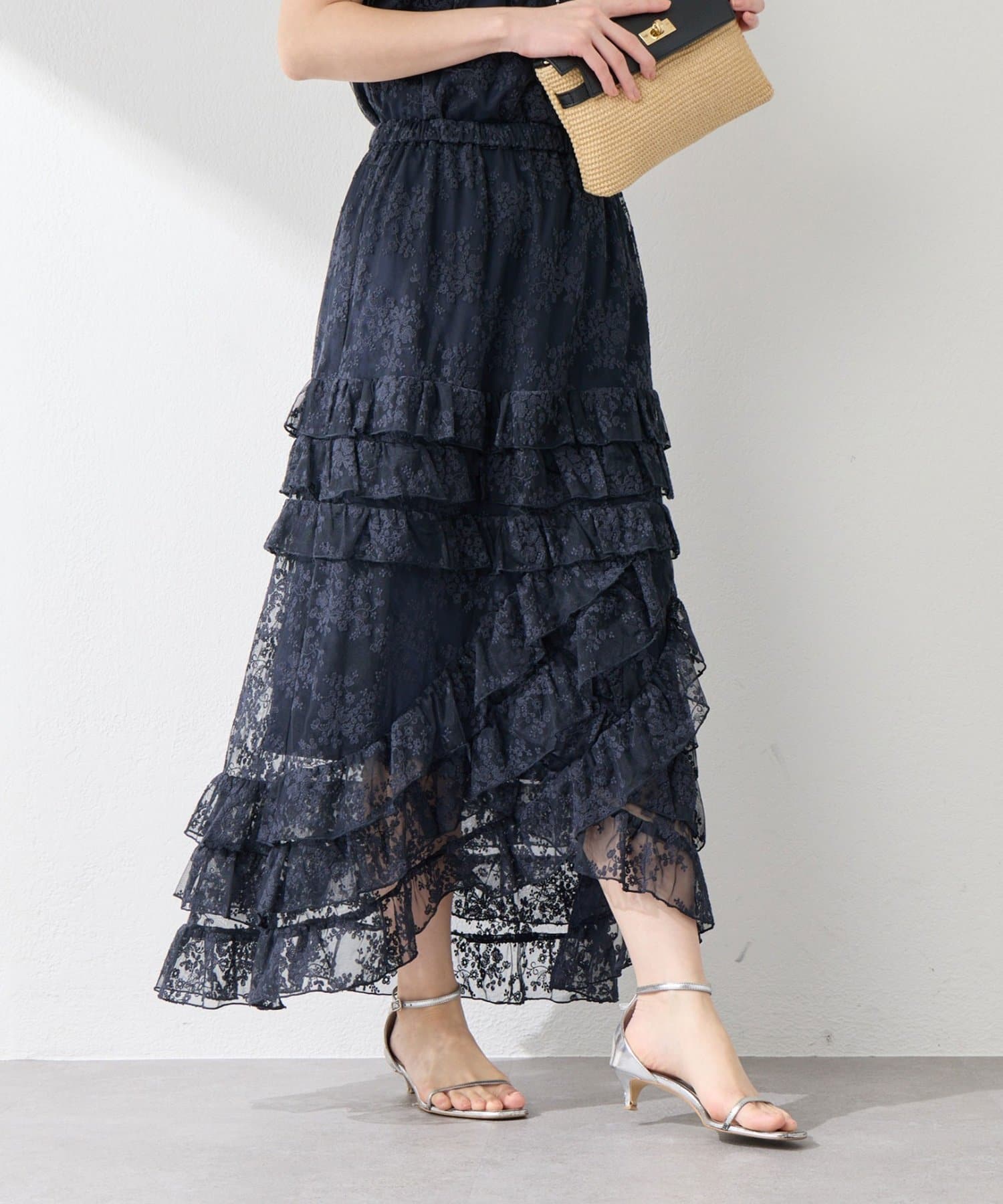 La boutique BonBon(ラブティックボンボン) チュール刺繍フリルマキシスカート