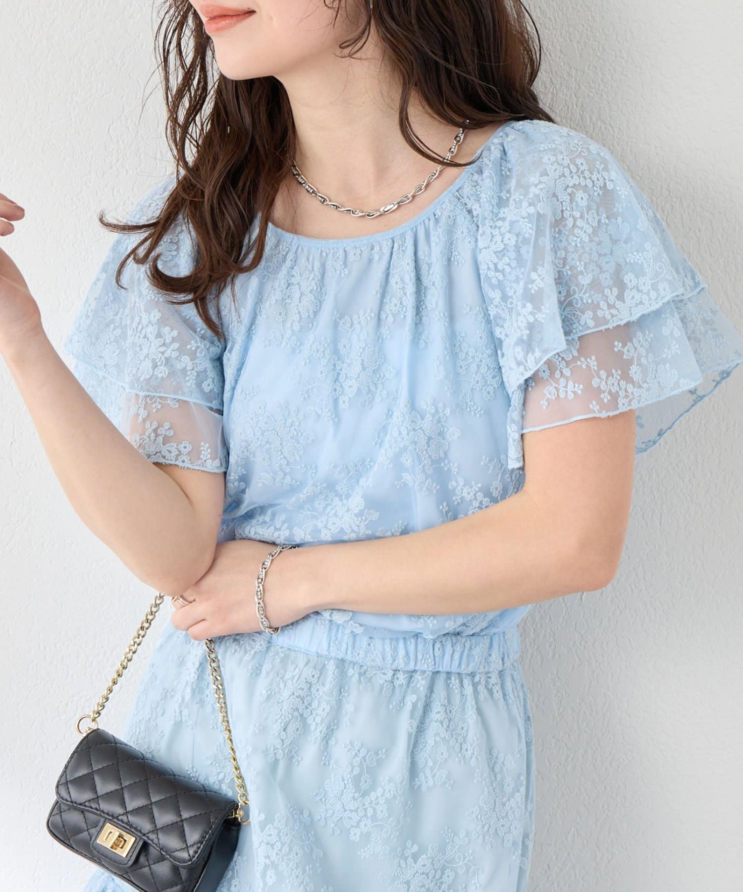 La boutique BonBon(ラブティックボンボン) チュール刺繍フリルスリーブブラウス