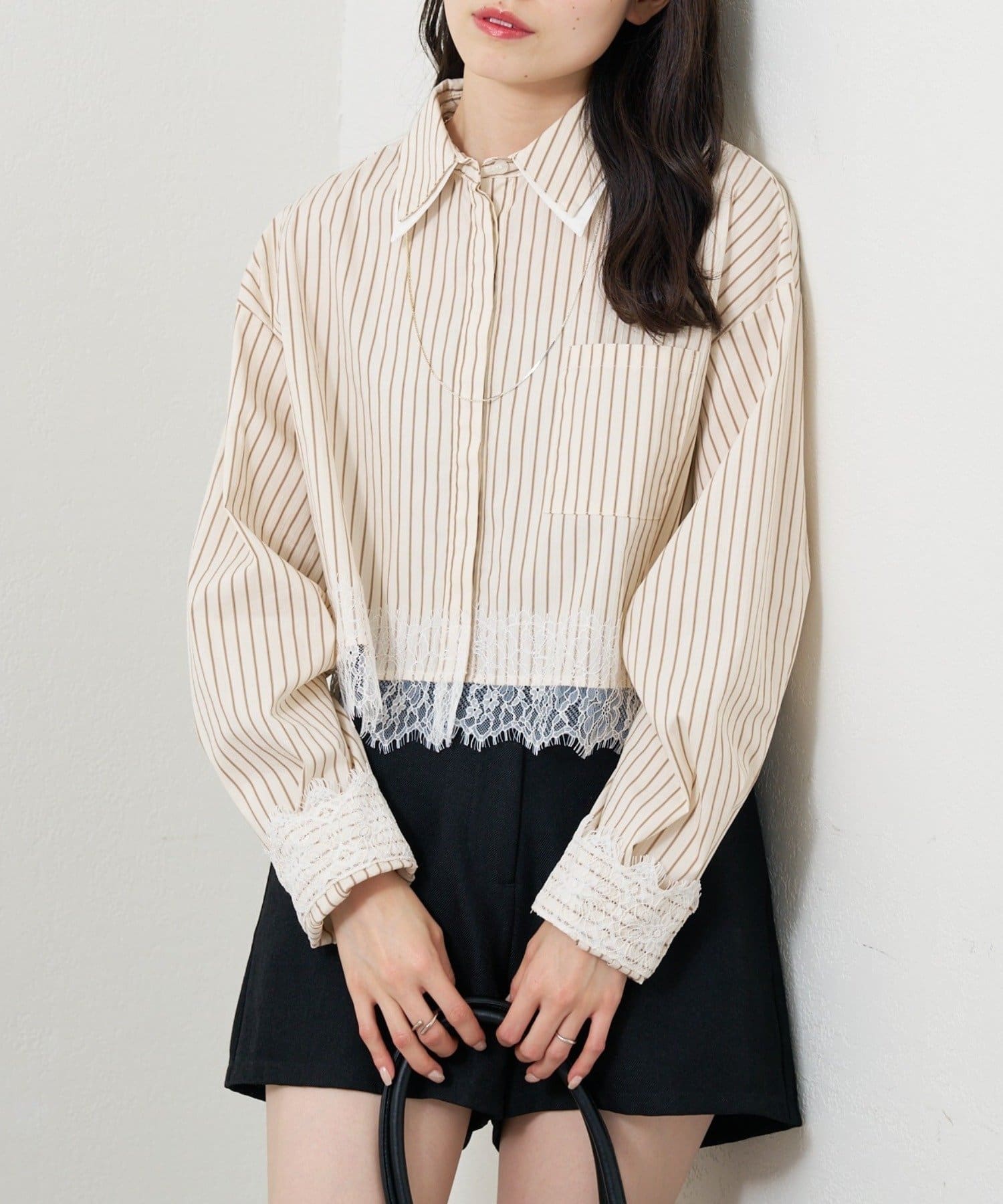 mystic(ミスティック) ストライプ裾レースシャツ