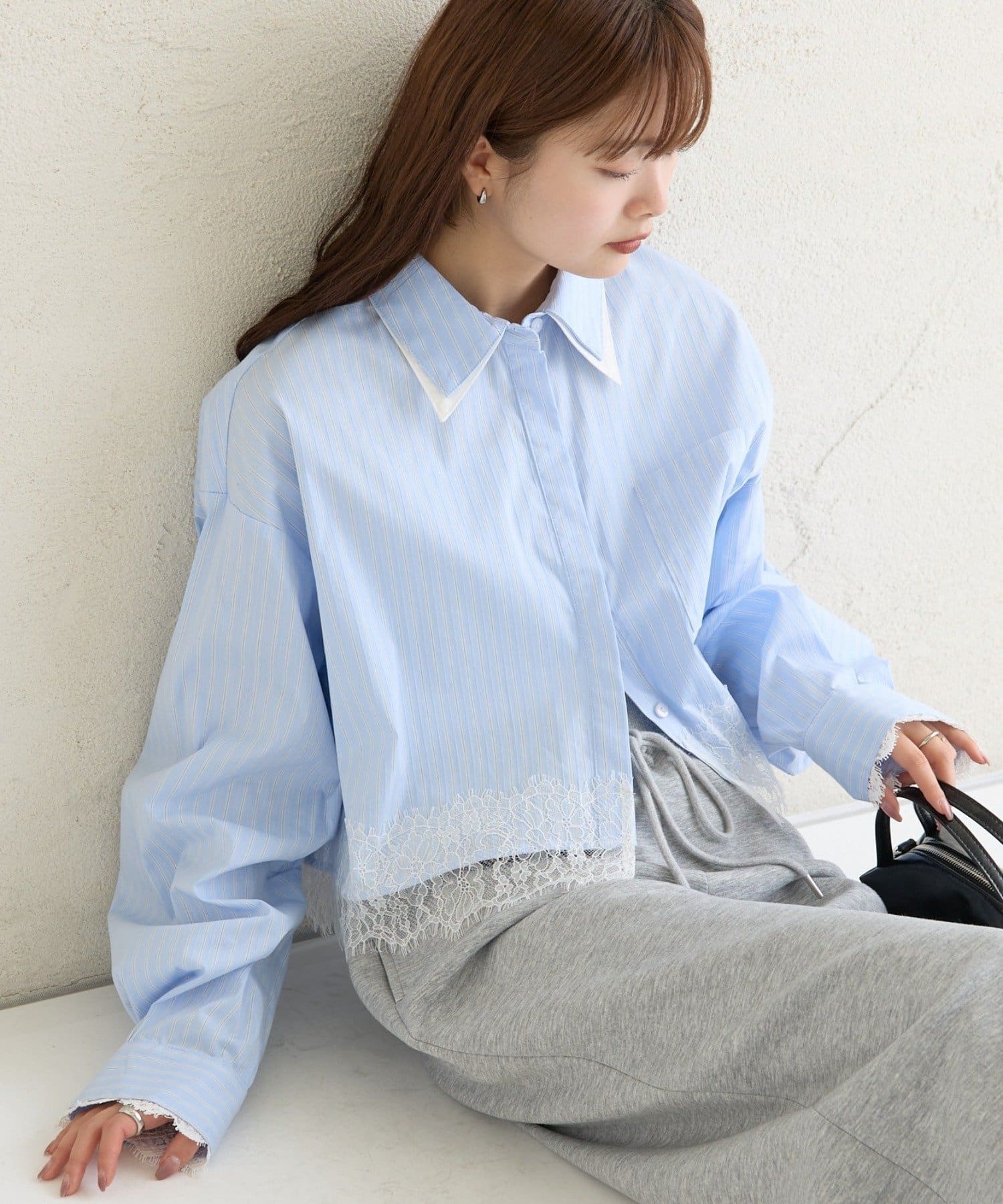 mystic(ミスティック) ストライプ裾レースシャツ