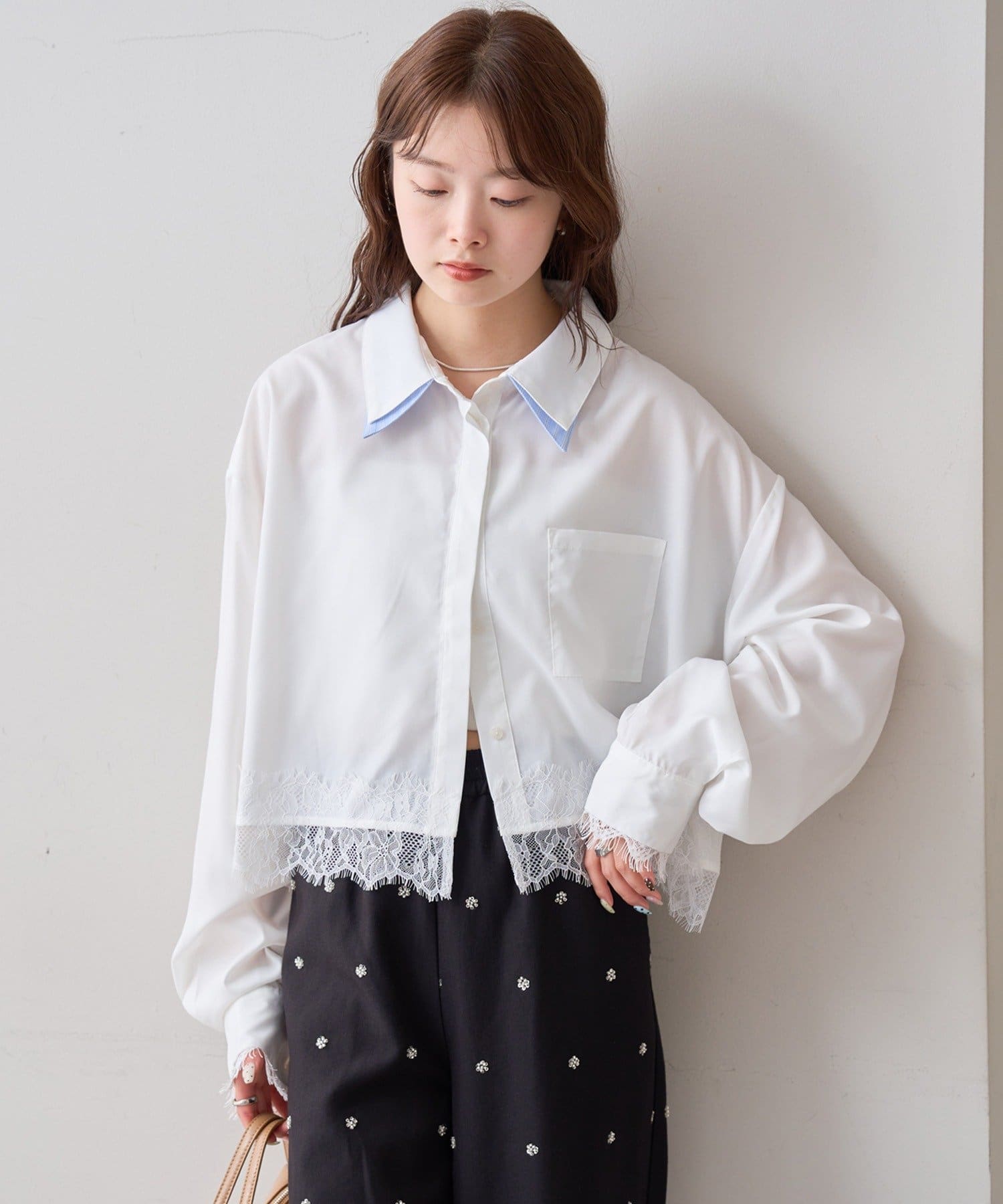 mystic(ミスティック) ストライプ裾レースシャツ