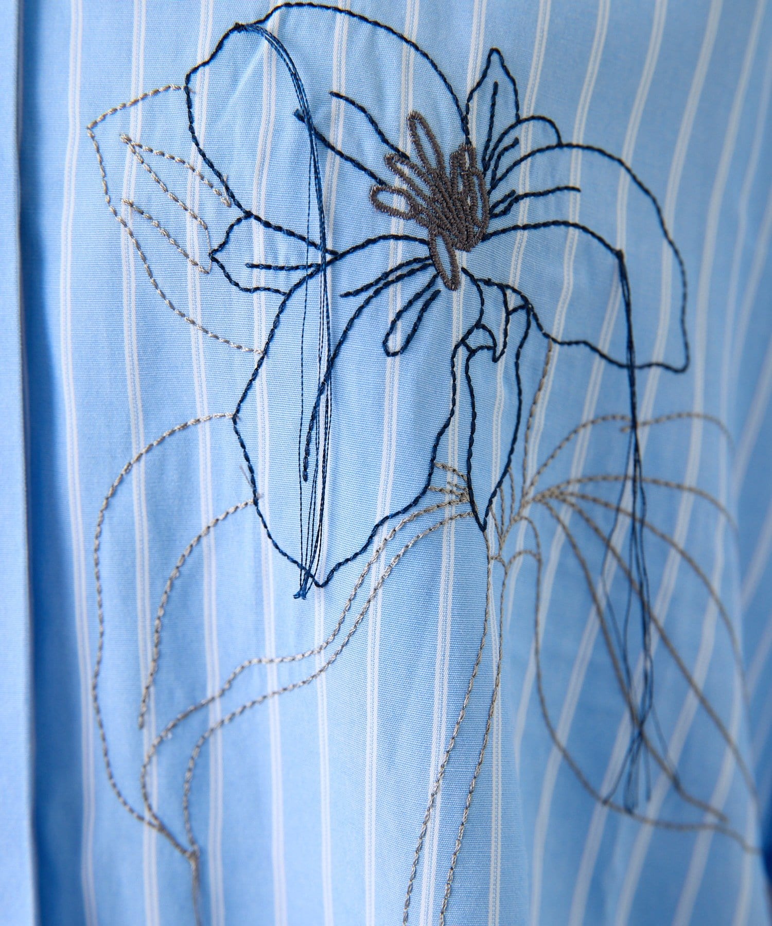 ear PAPILLONNER(イア パピヨネ) ハイカット花刺しゅうシャツ【SUM1 STYLE(スミスタイル)】