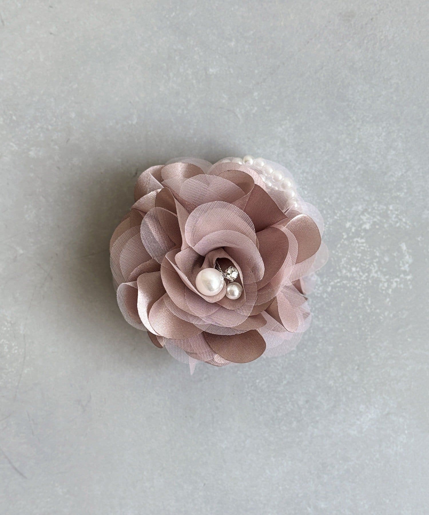 3COINS(スリーコインズ) ローズコサージュ