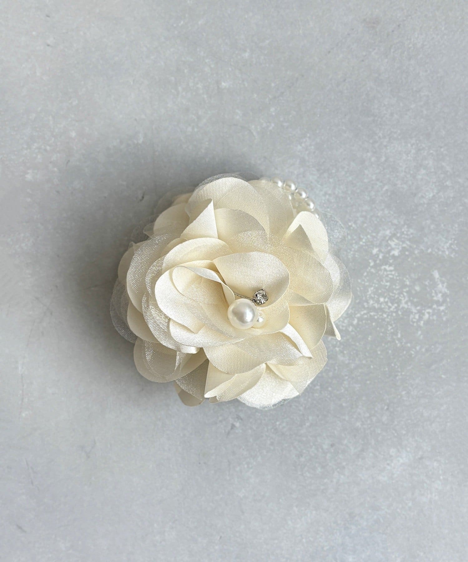 3COINS(スリーコインズ) ローズコサージュ