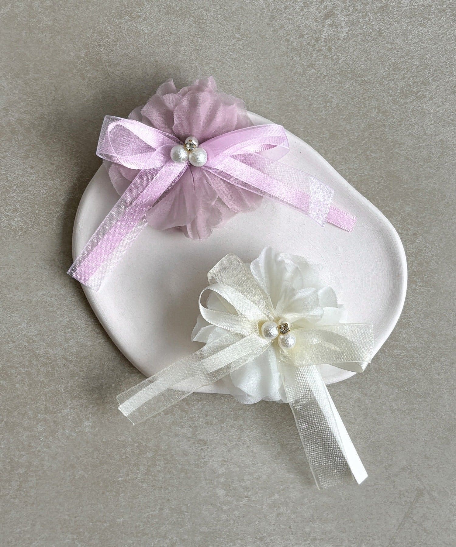 3COINS(スリーコインズ) キッズリボンパールコサージュ