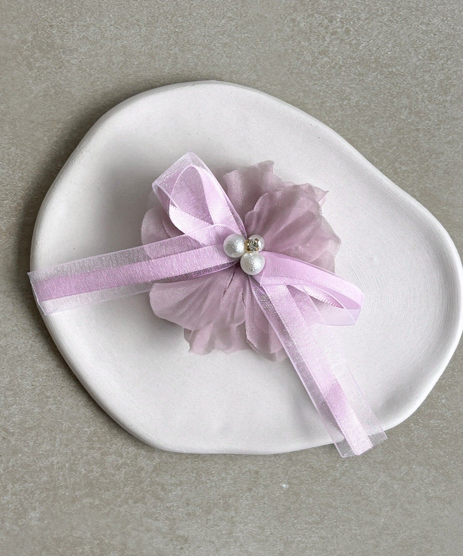 3COINS(スリーコインズ) キッズリボンパールコサージュ