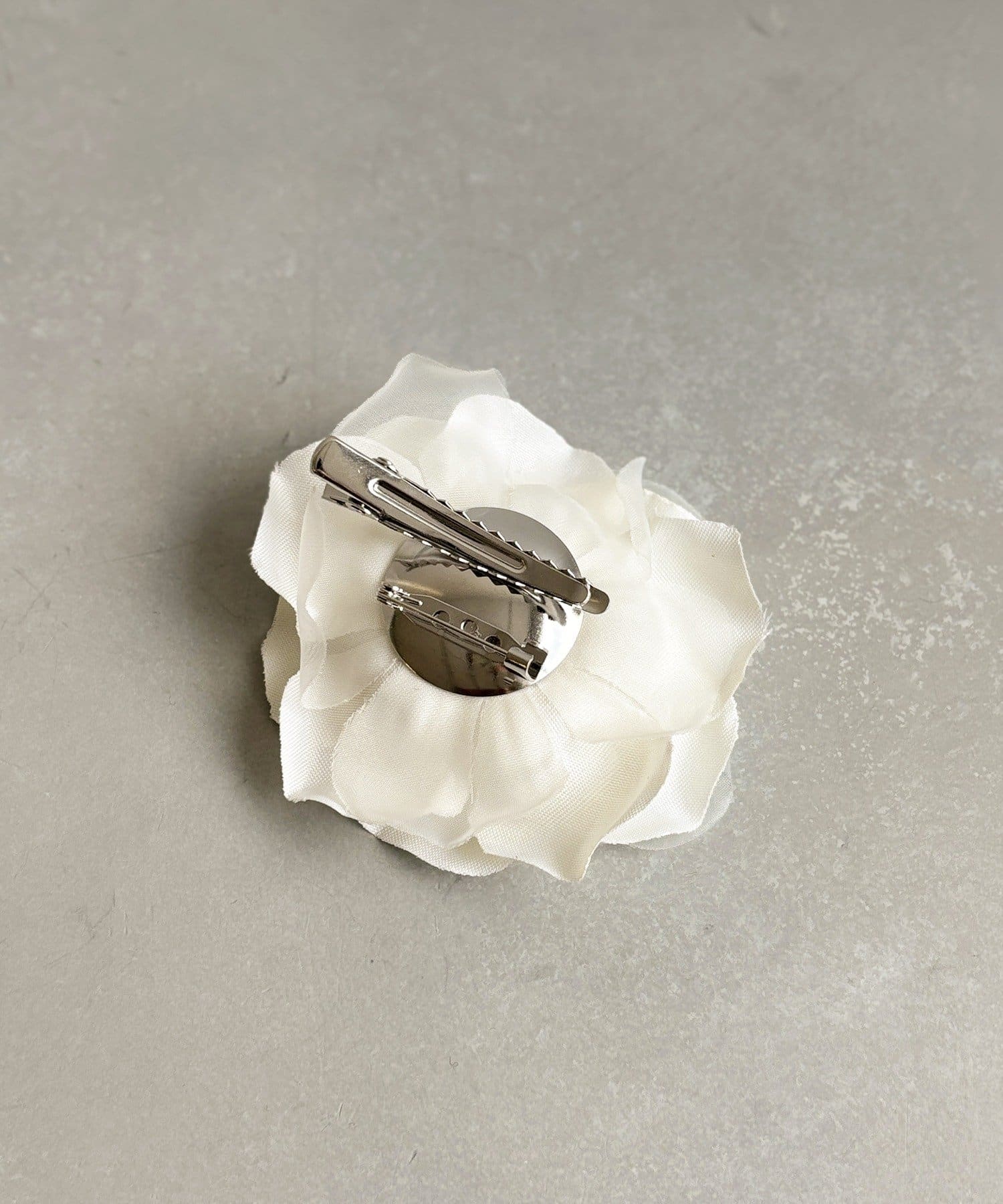 3COINS(スリーコインズ) チュールコサージュ