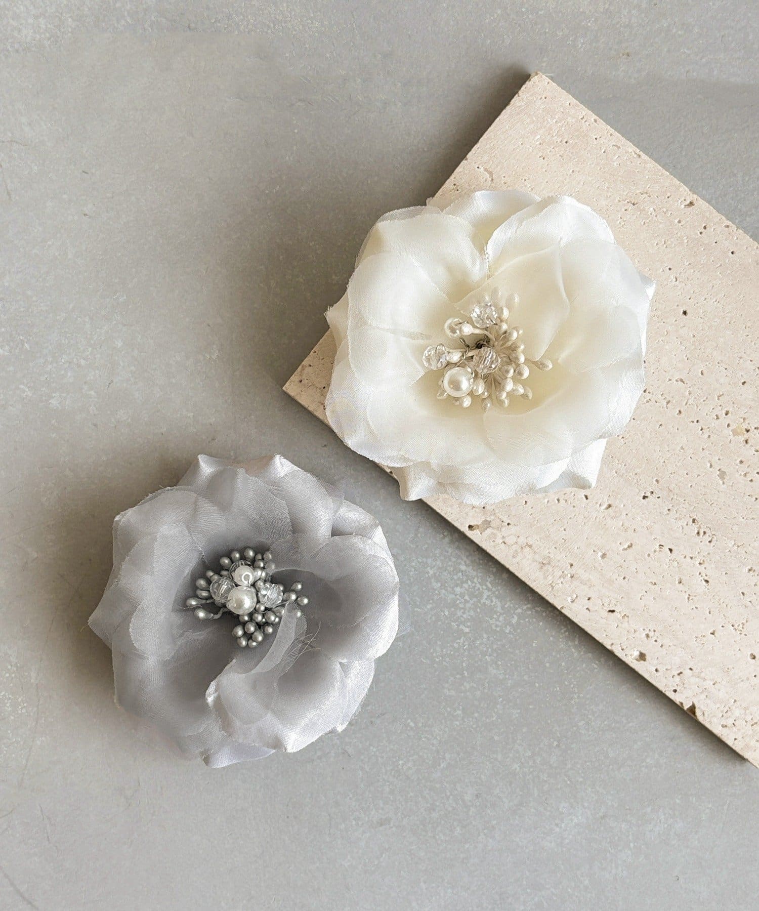 3COINS(スリーコインズ) チュールコサージュ