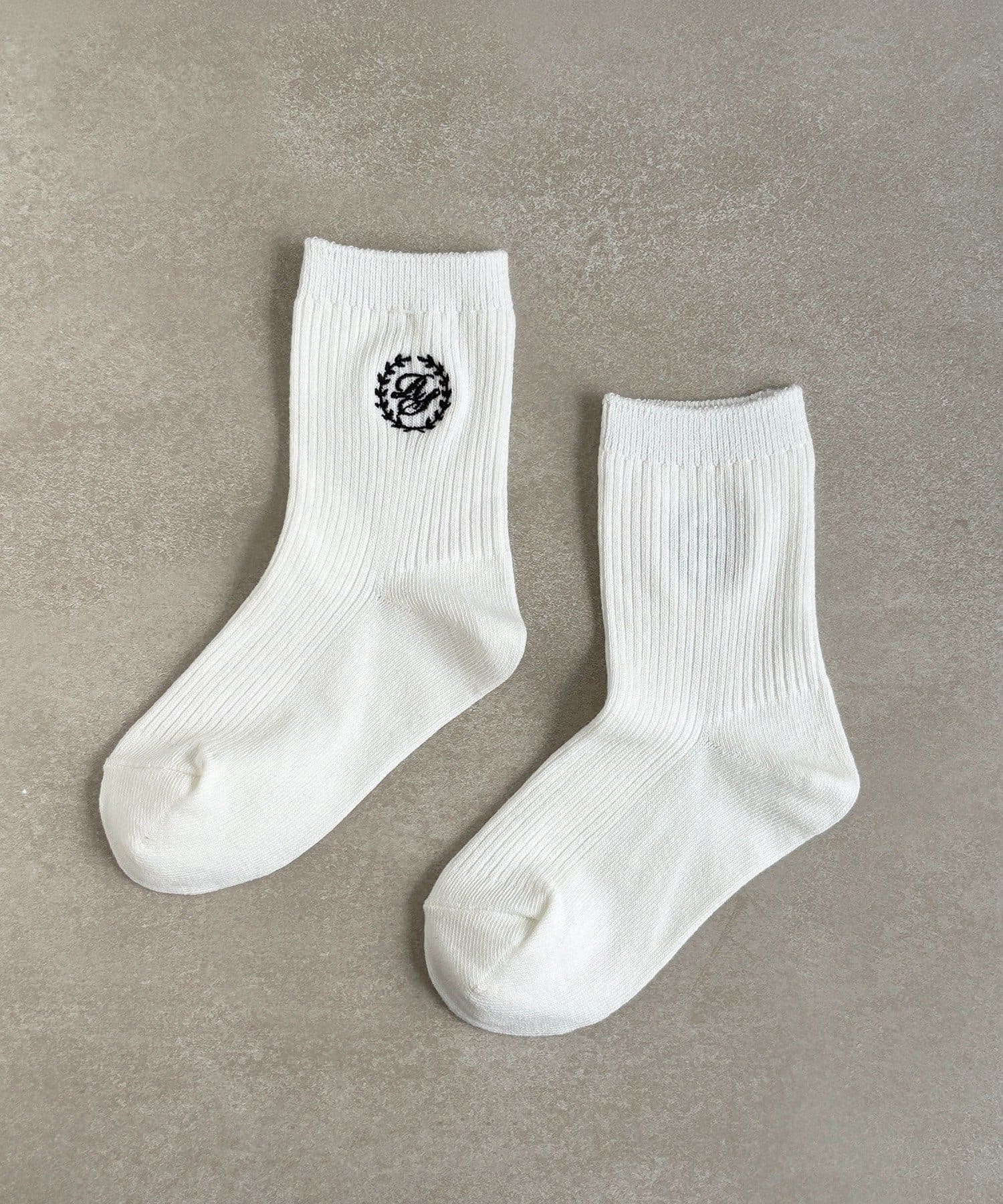 3COINS(スリーコインズ) キッズロゴソックス