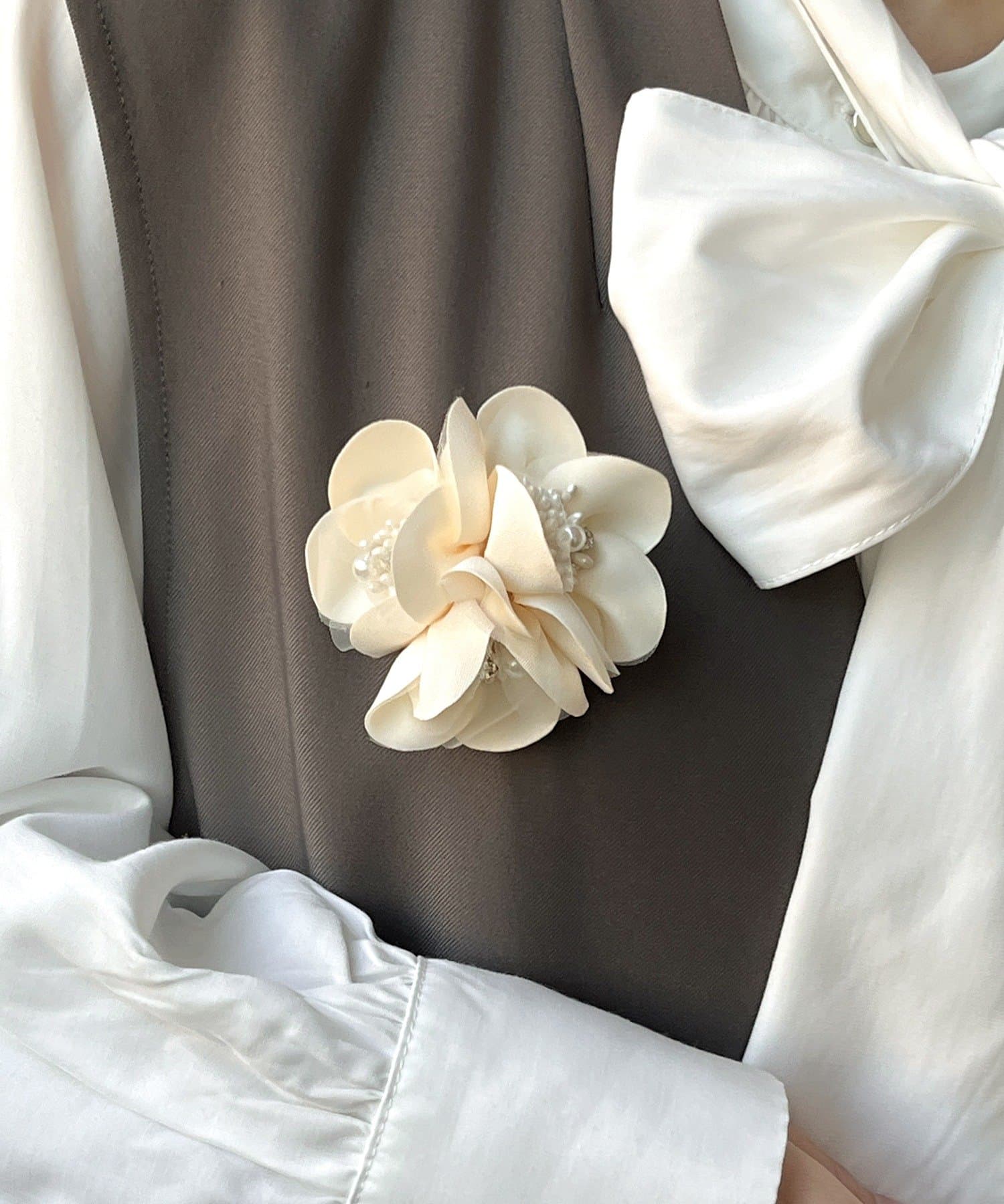 3COINS(スリーコインズ) フラワーMIXコサージュ