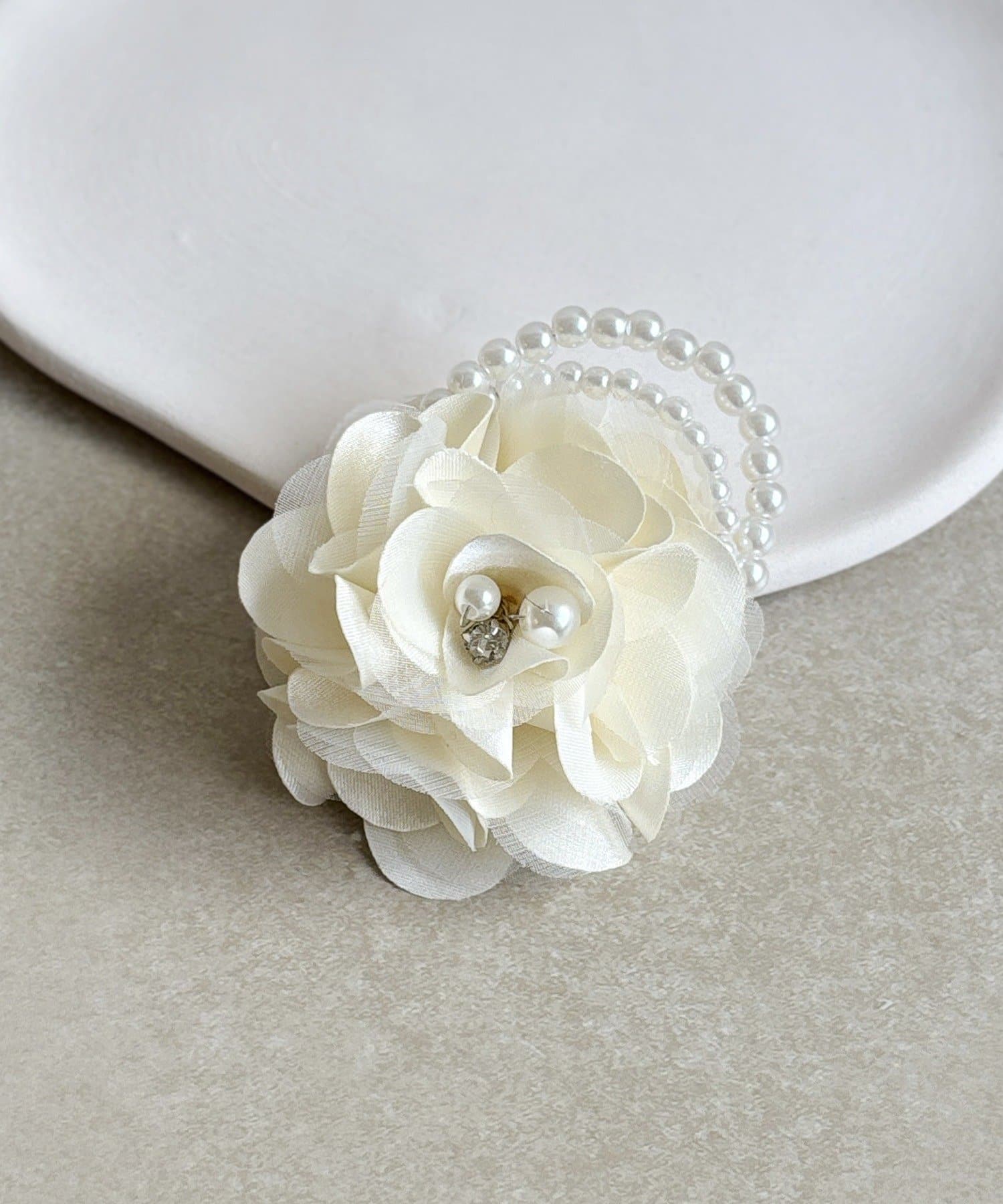 3COINS(スリーコインズ) キッズローズコサージュ