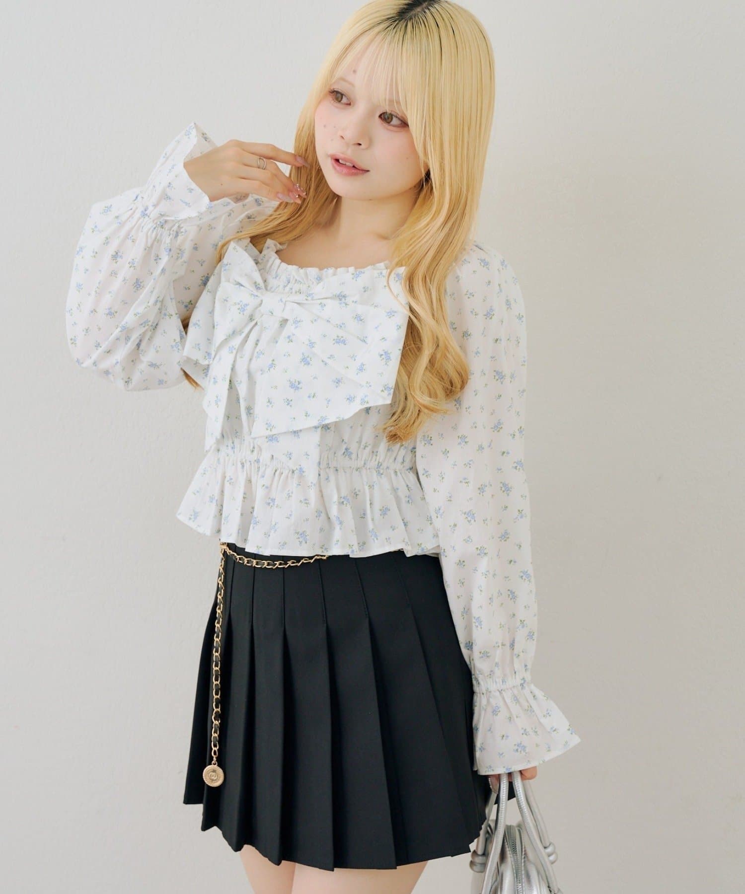 NICE CLAUP / OLIVE des OLIVE OUTLET(ナイスクラップ  / オリーブ デ オリーブ アウトレット) 【RMAF】リボン付きブラウス