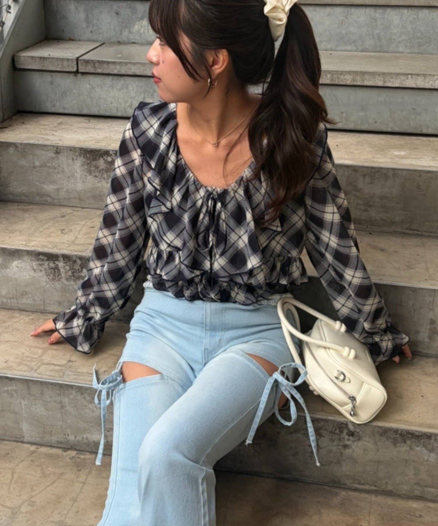 NICE CLAUP / OLIVE des OLIVE OUTLET(ナイスクラップ  / オリーブ デ オリーブ アウトレット) 【continuer】ラッフルブラウス&シャーリングキャミ