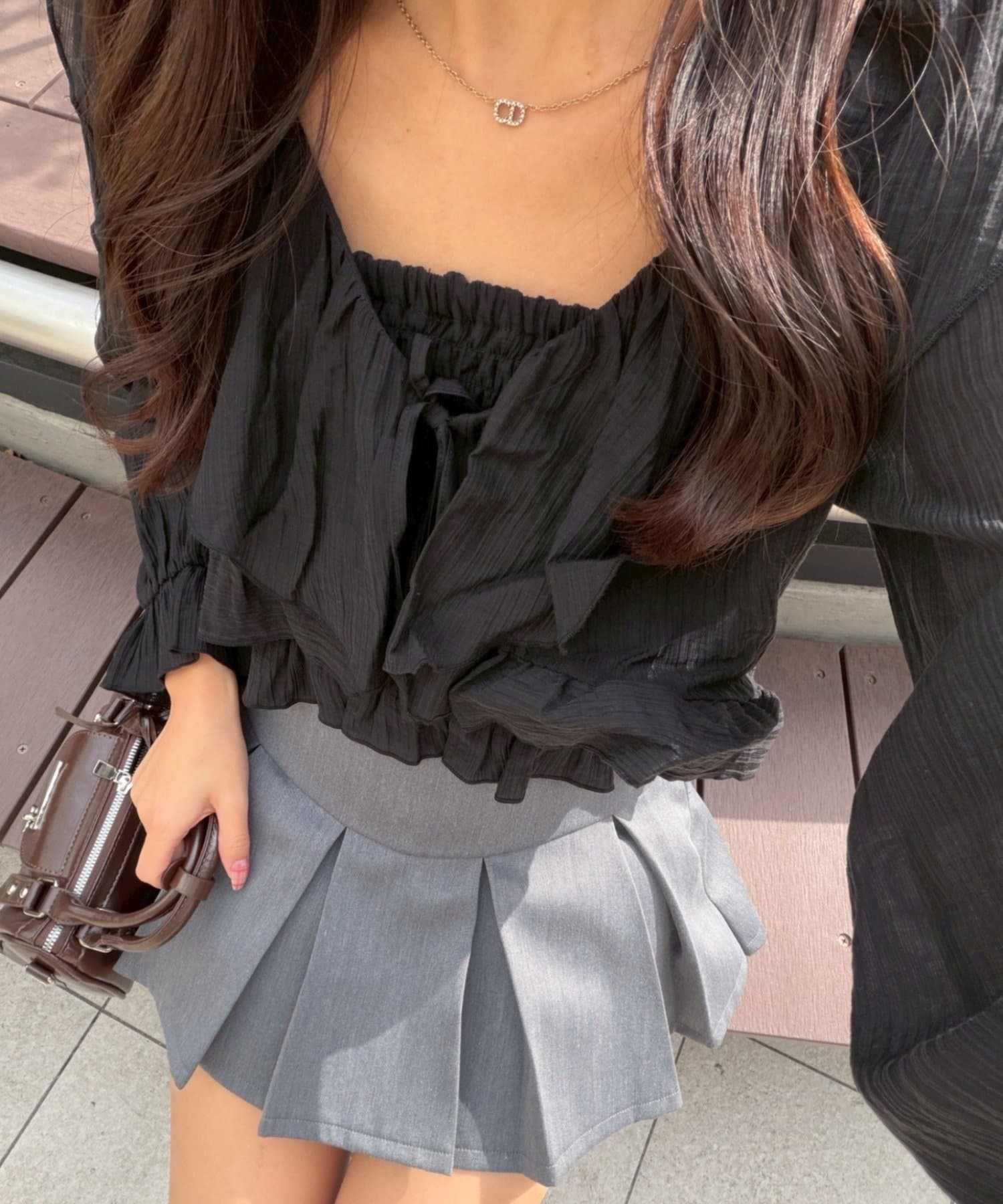 NICE CLAUP / OLIVE des OLIVE OUTLET(ナイスクラップ  / オリーブ デ オリーブ アウトレット) 【continuer】ラッフルブラウス&シャーリングキャミ