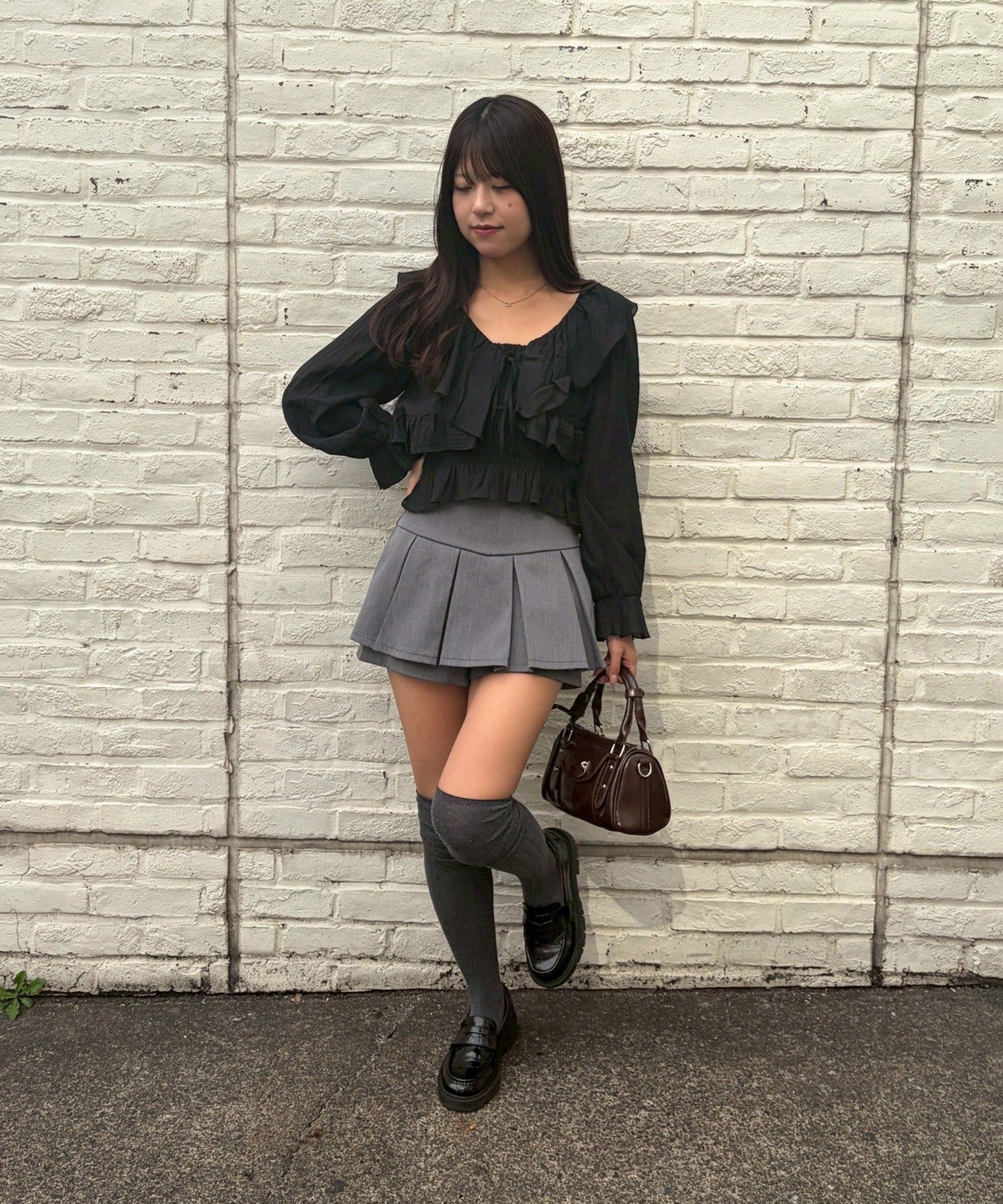 NICE CLAUP / OLIVE des OLIVE OUTLET(ナイスクラップ  / オリーブ デ オリーブ アウトレット) 【continuer】ラッフルブラウス&シャーリングキャミ