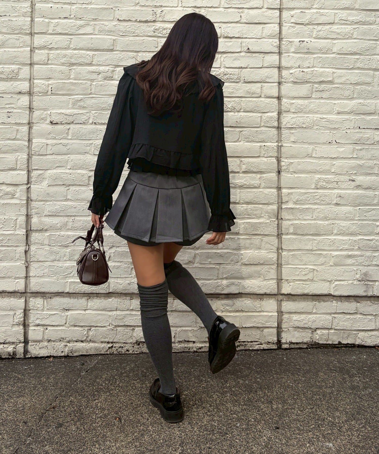 NICE CLAUP / OLIVE des OLIVE OUTLET(ナイスクラップ  / オリーブ デ オリーブ アウトレット) 【continuer】ラッフルブラウス&シャーリングキャミ