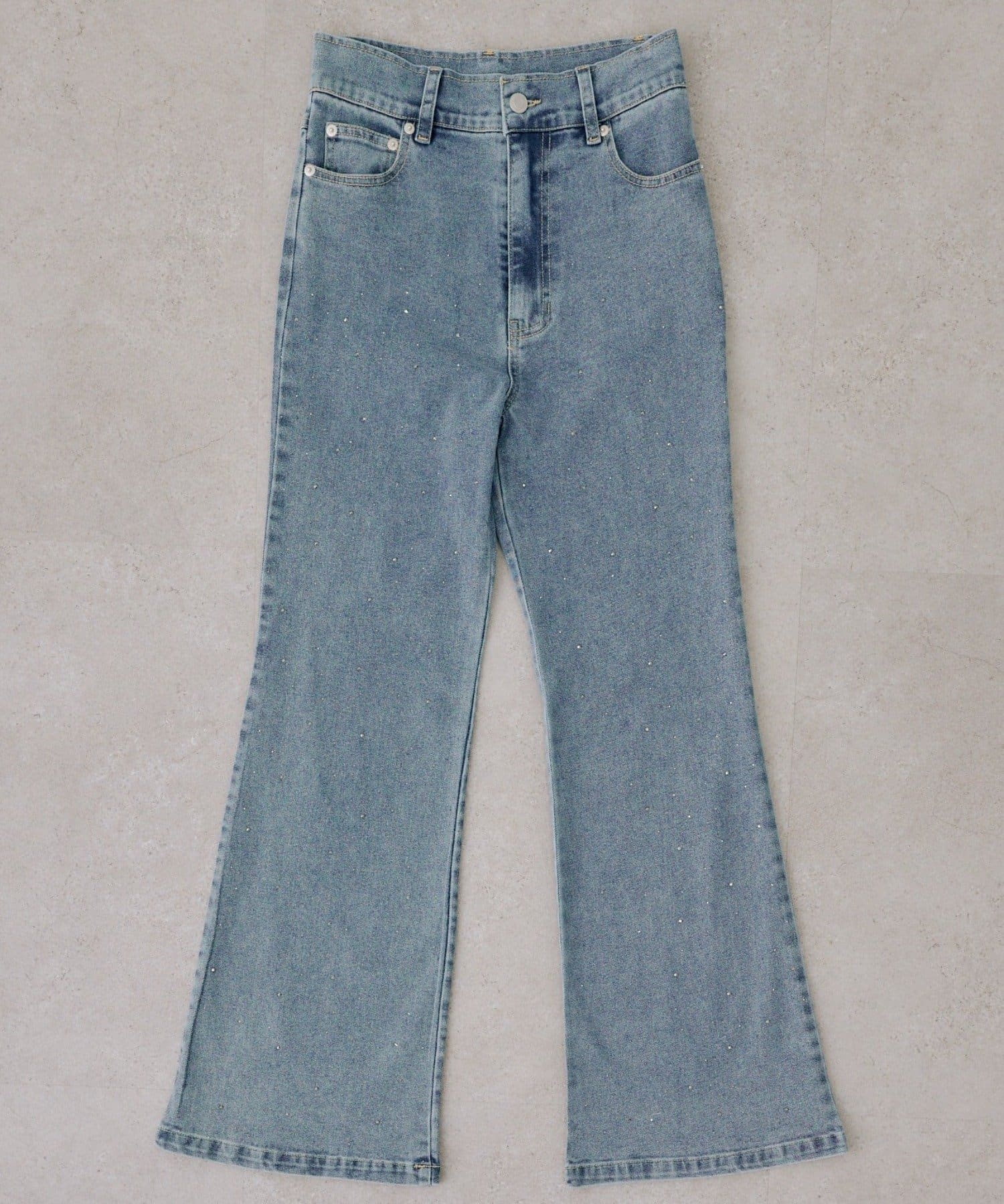 Remind me and forever(リマインドミーアンドフォーエバー) 【動くたび、キラキラ輝くストーンが主役】キラキラセミフレアデニム