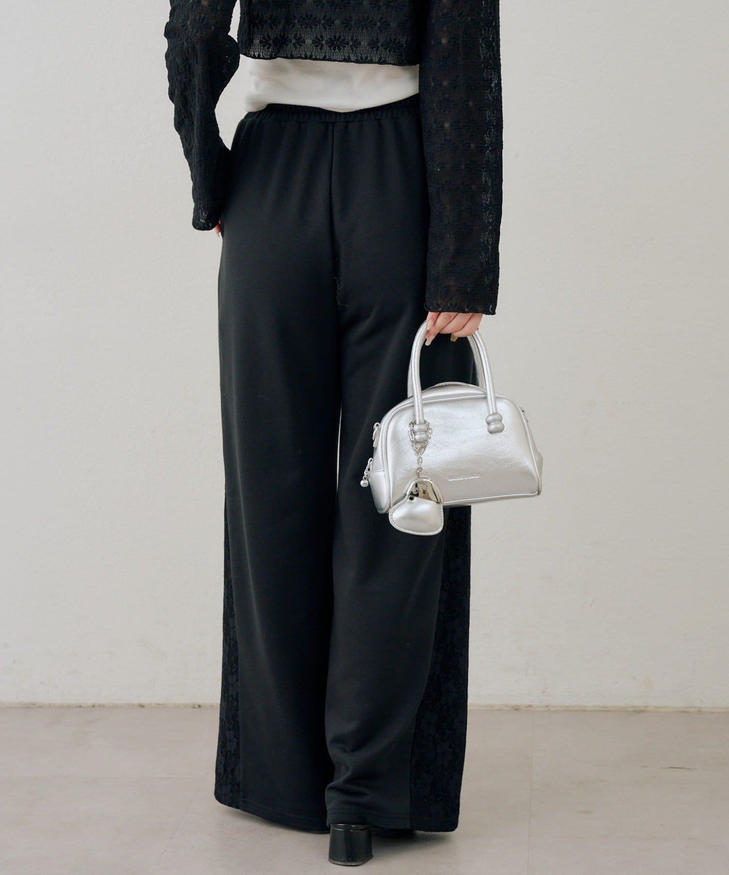 Remind me and forever(リマインドミーアンドフォーエバー) サイドレーススウェットパンツ