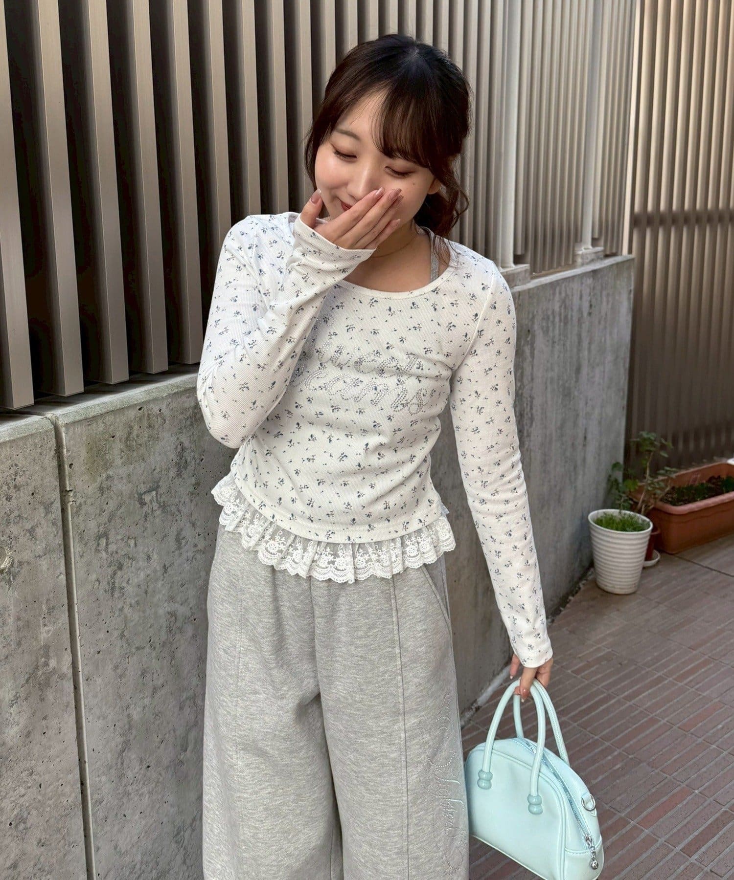 Remind me and forever(リマインドミーアンドフォーエバー) キラロゴ裾レーステレコトップス