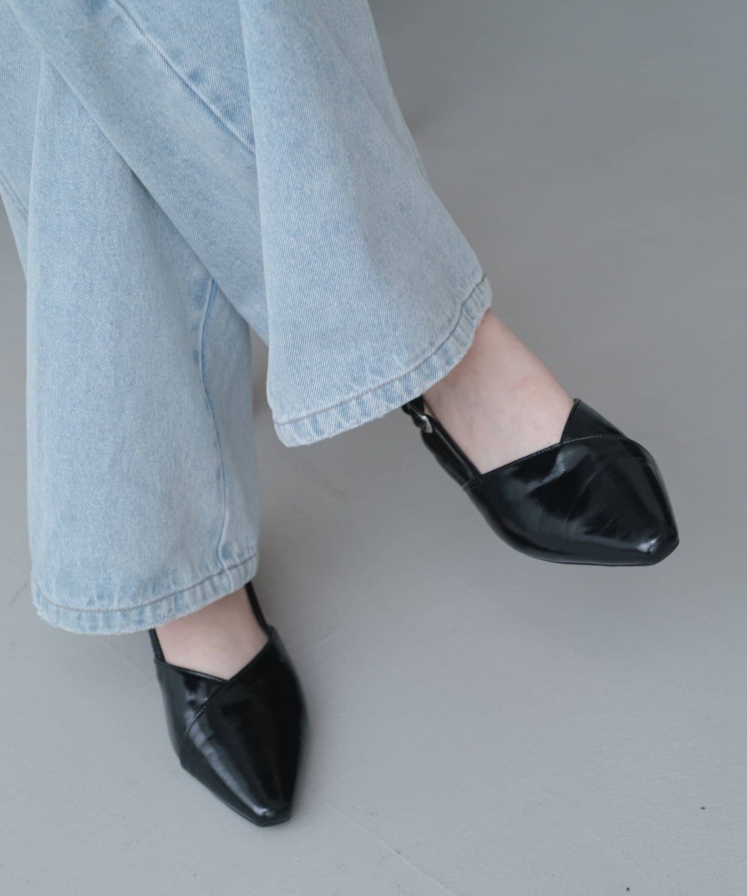 Kastane(カスタネ) 【1.23(金)12:00発売】クロストゥパンプス