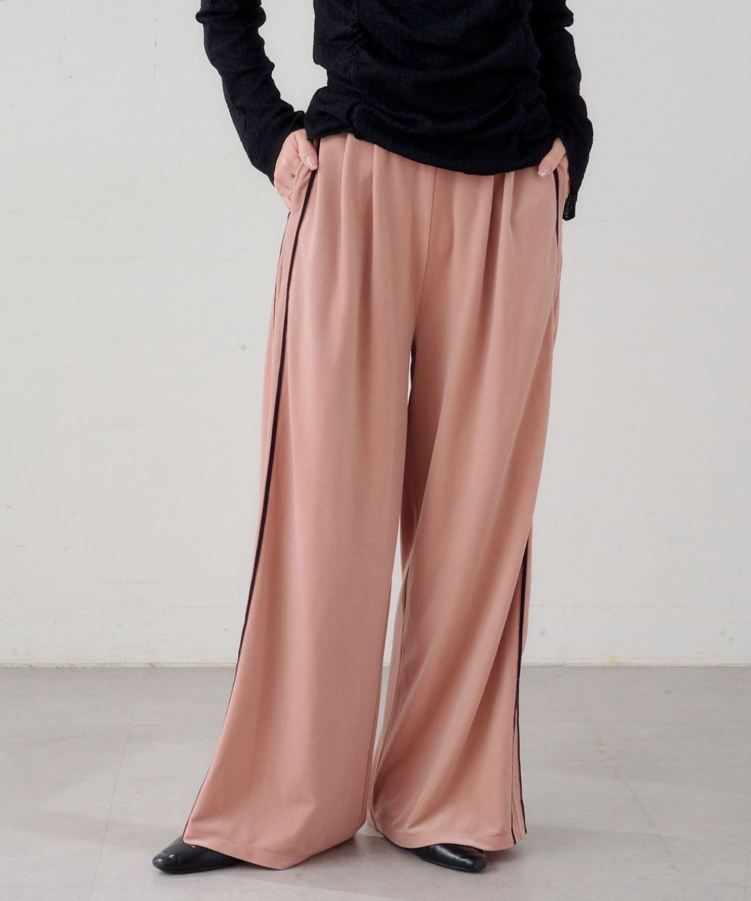 Kastane(カスタネ) 【3.12(木)12:00発売/S.Mサイズ展開】B ベロアサイドラインパンツ