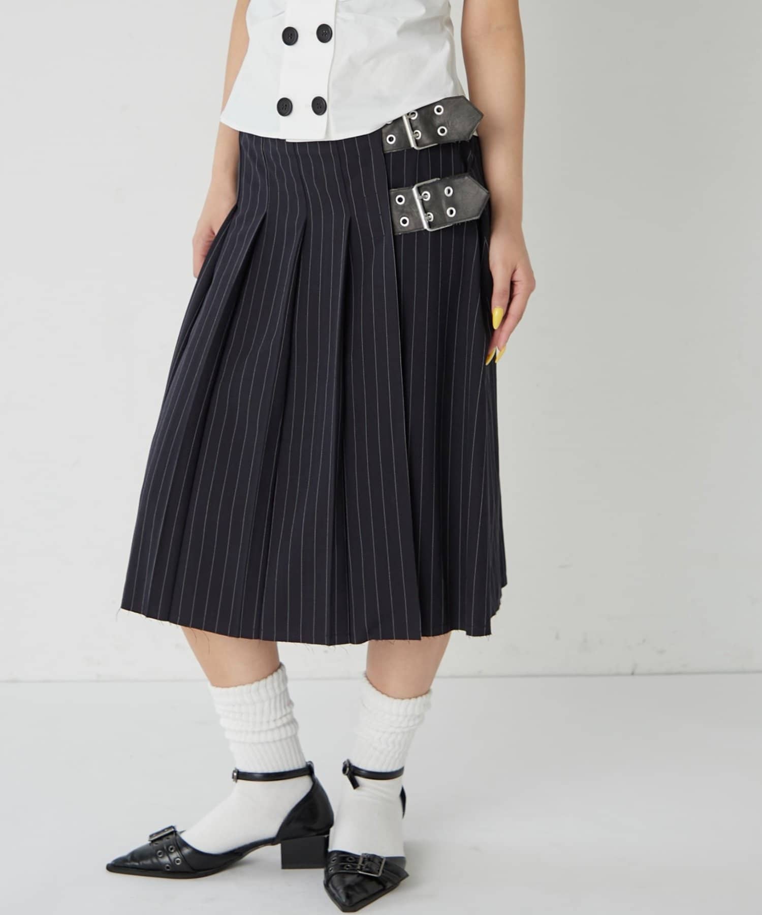 WHO’S WHO gallery(フーズフーギャラリー) ダブルベルトミディプリーツスカート