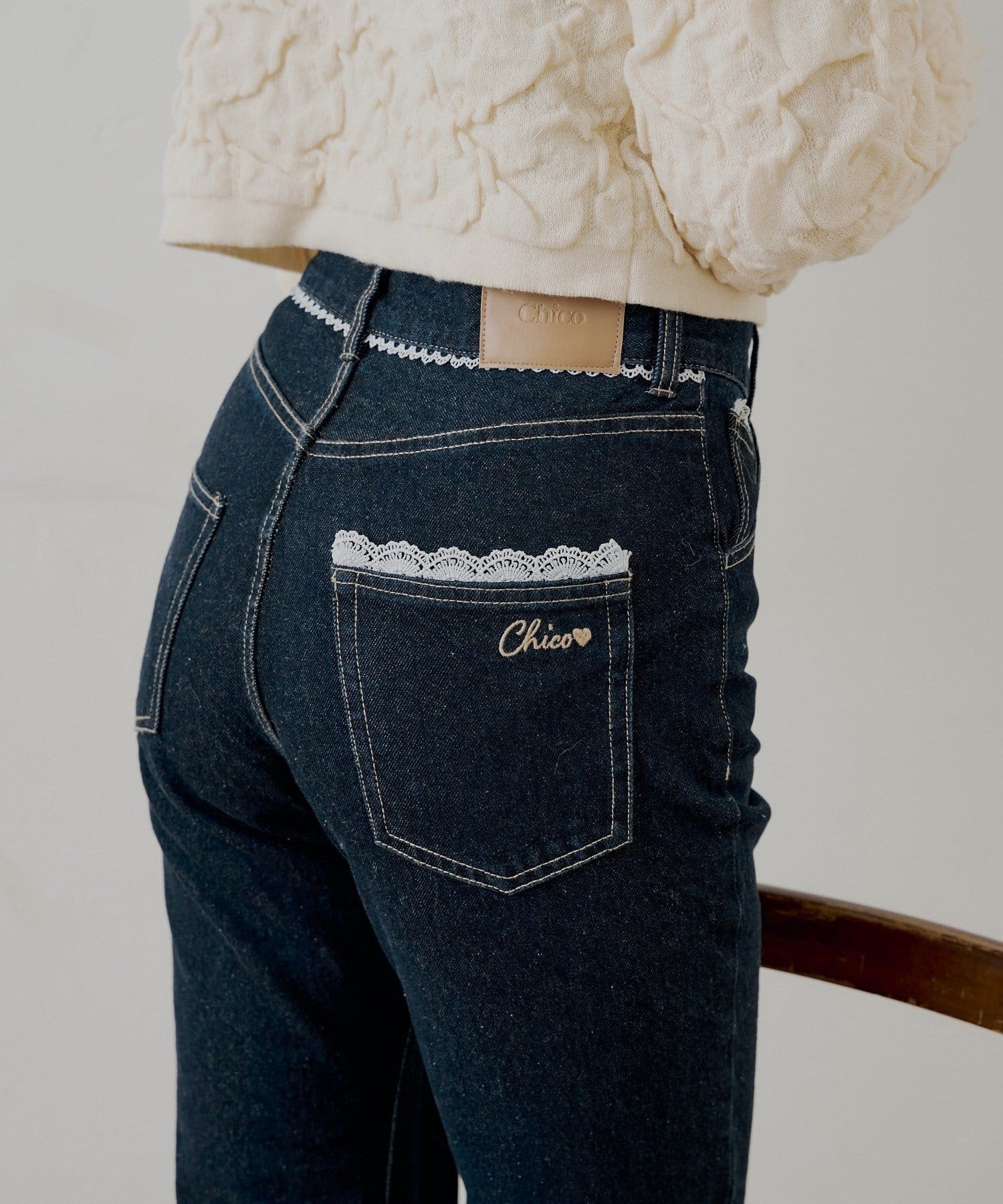 Chico(チコ) レースデザインフレアデニム