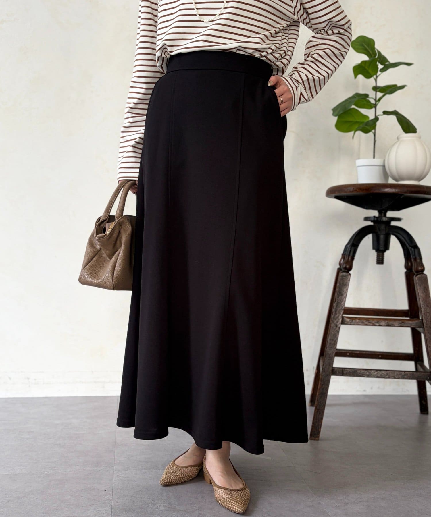 Chez toi(シェトワ) 梨地セミフレアスカート