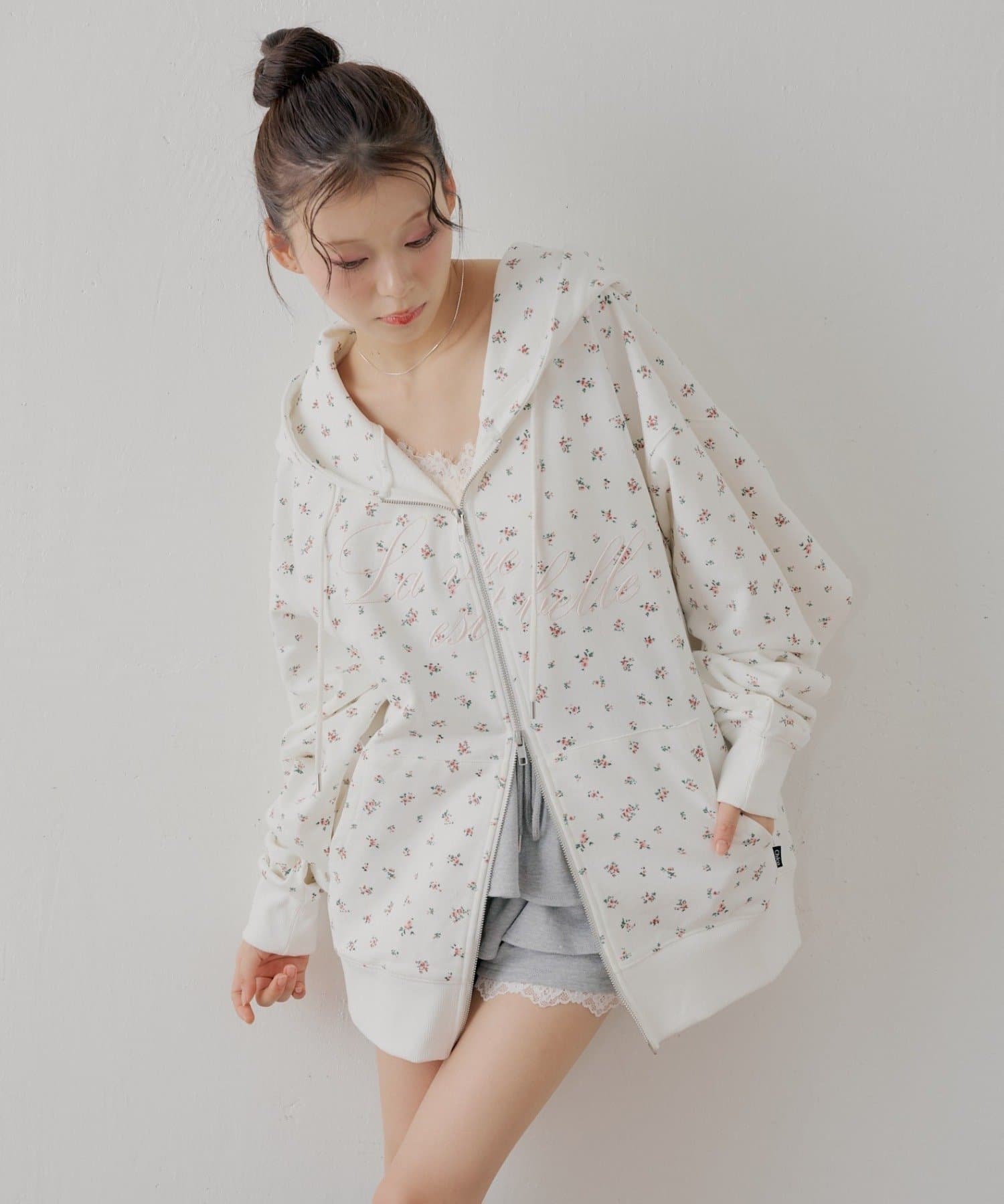 Chico(チコ) 花柄ルーズパーカー