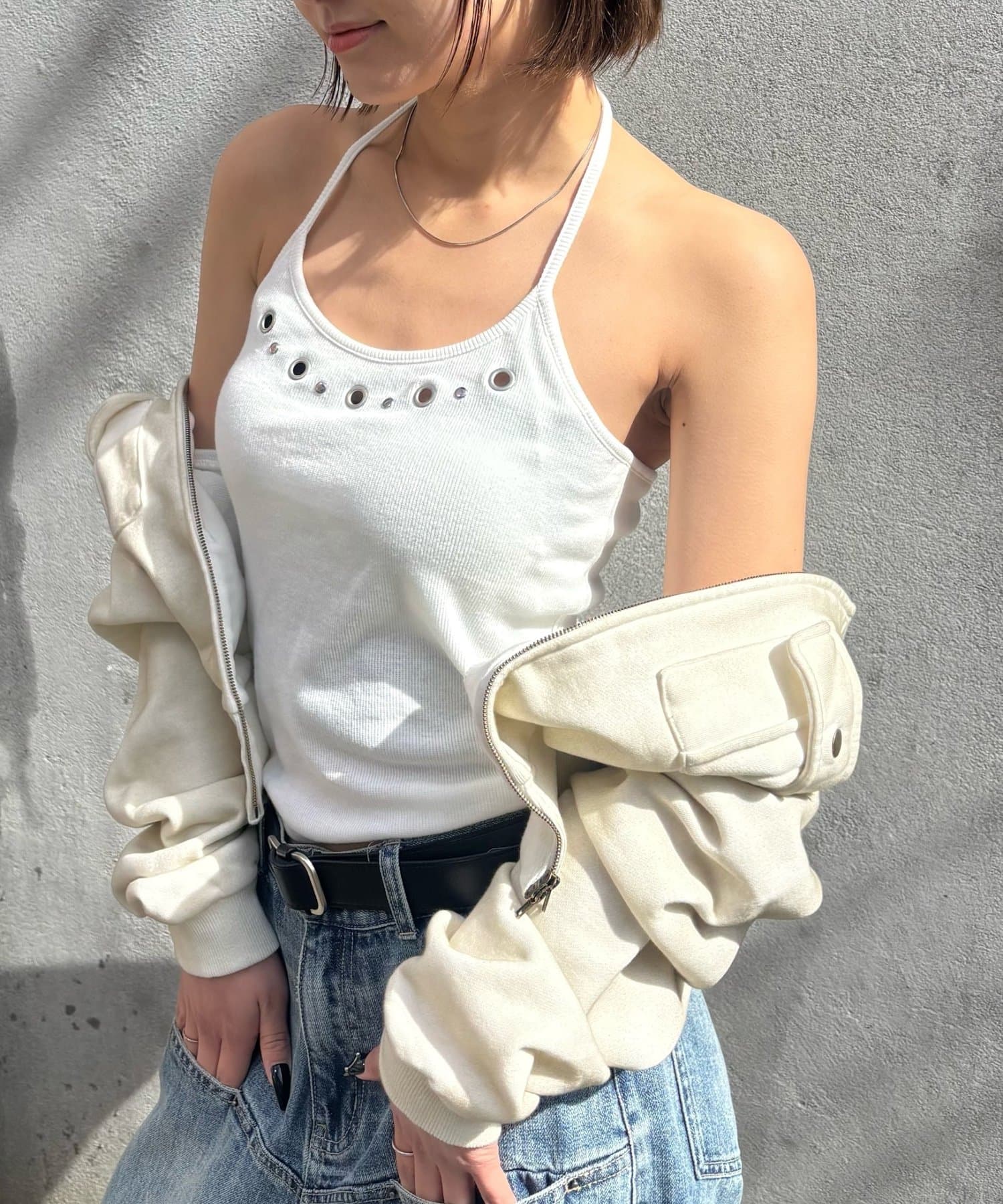 WHO’S WHO gallery(フーズフーギャラリー) カップ付きアイレットホルターキャミ