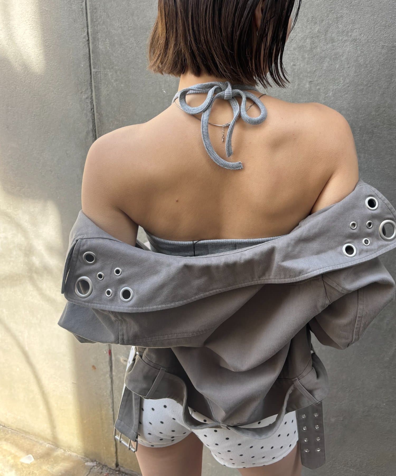 WHO’S WHO gallery(フーズフーギャラリー) カップ付きアイレットホルターキャミ