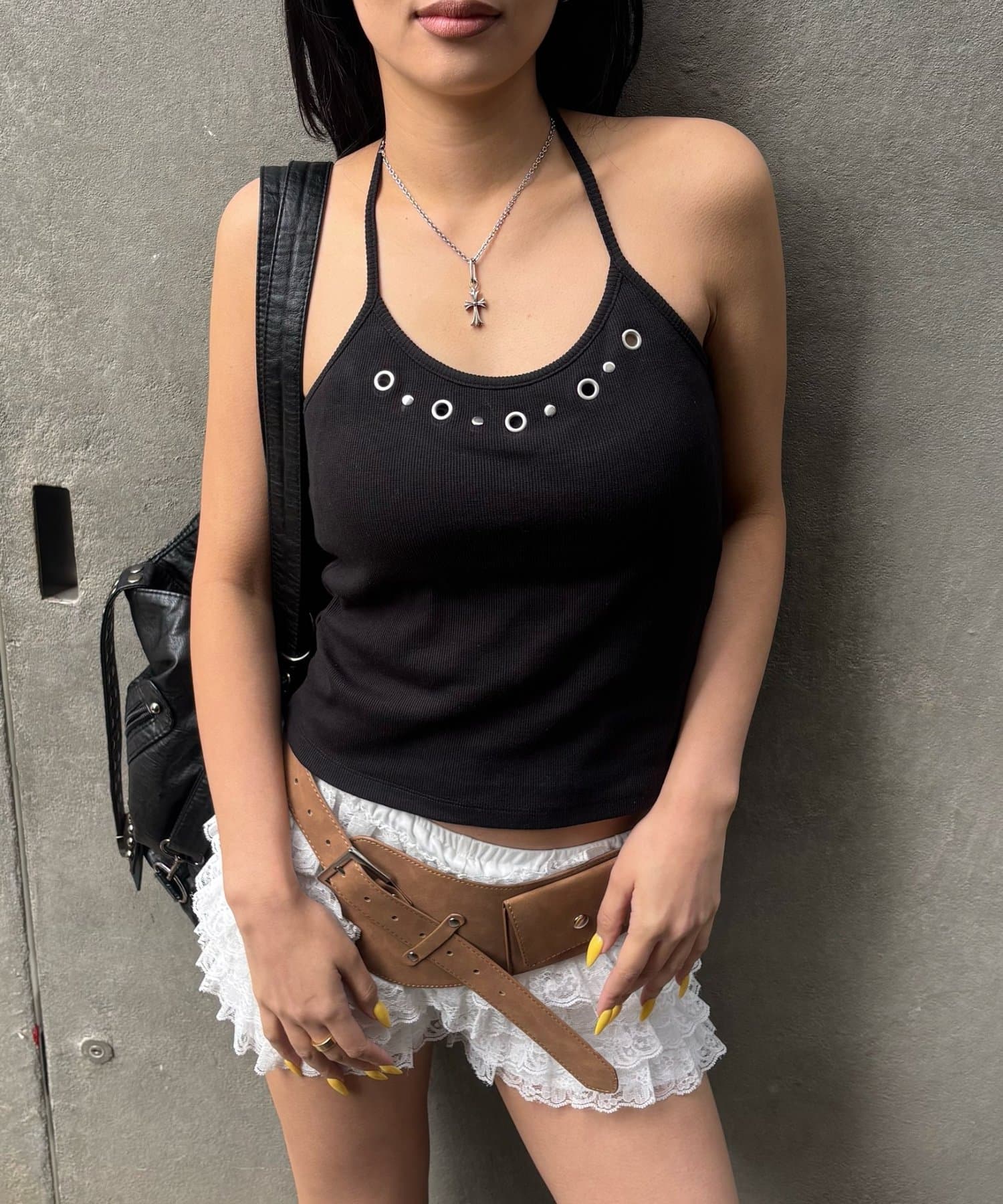 WHO’S WHO gallery(フーズフーギャラリー) カップ付きアイレットホルターキャミ