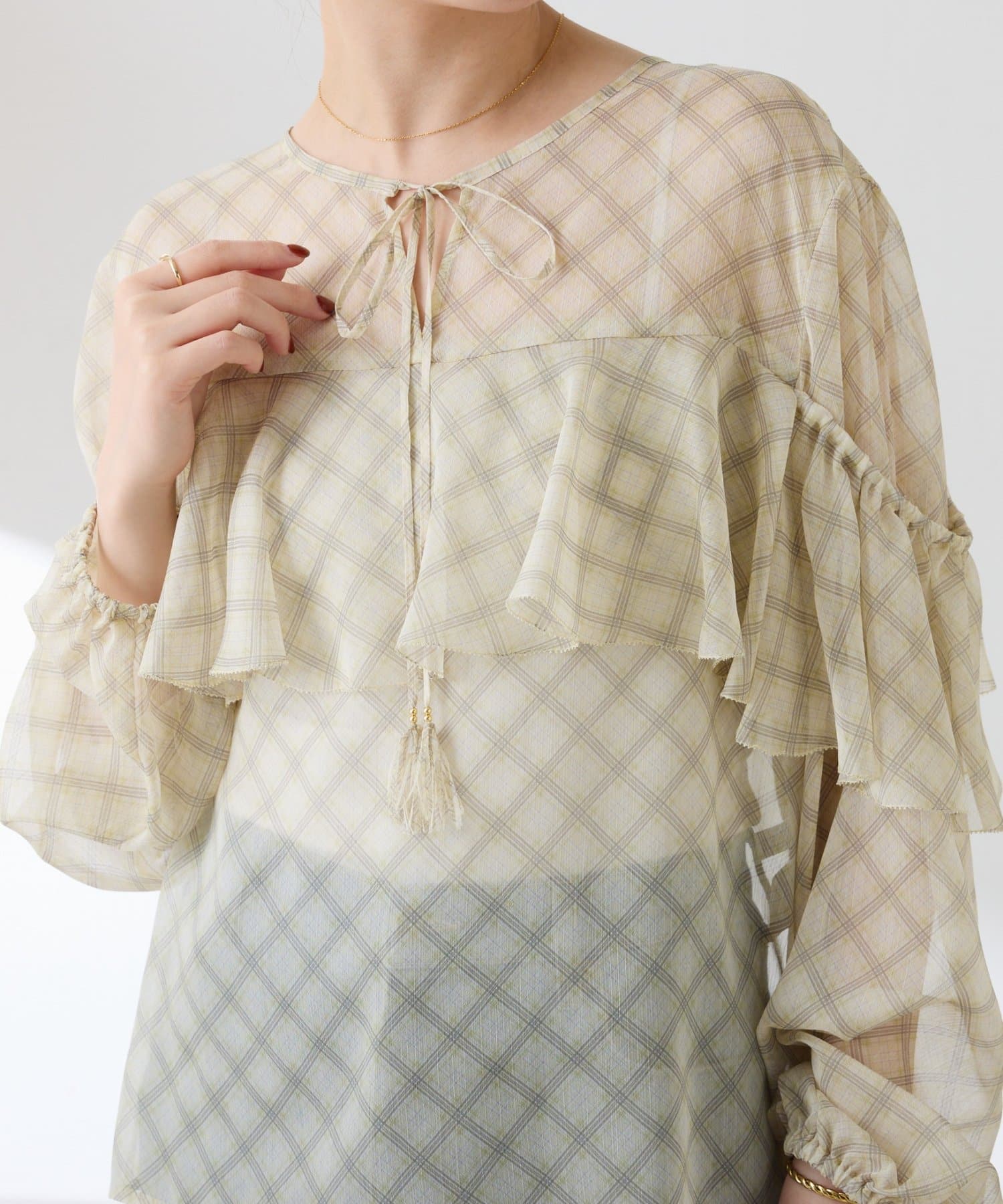 COLLAGE GALLARDAGALANTE(コラージュ ガリャルダガランテ) 【着映えアイテム】チェックシフォンラッフルブラウス