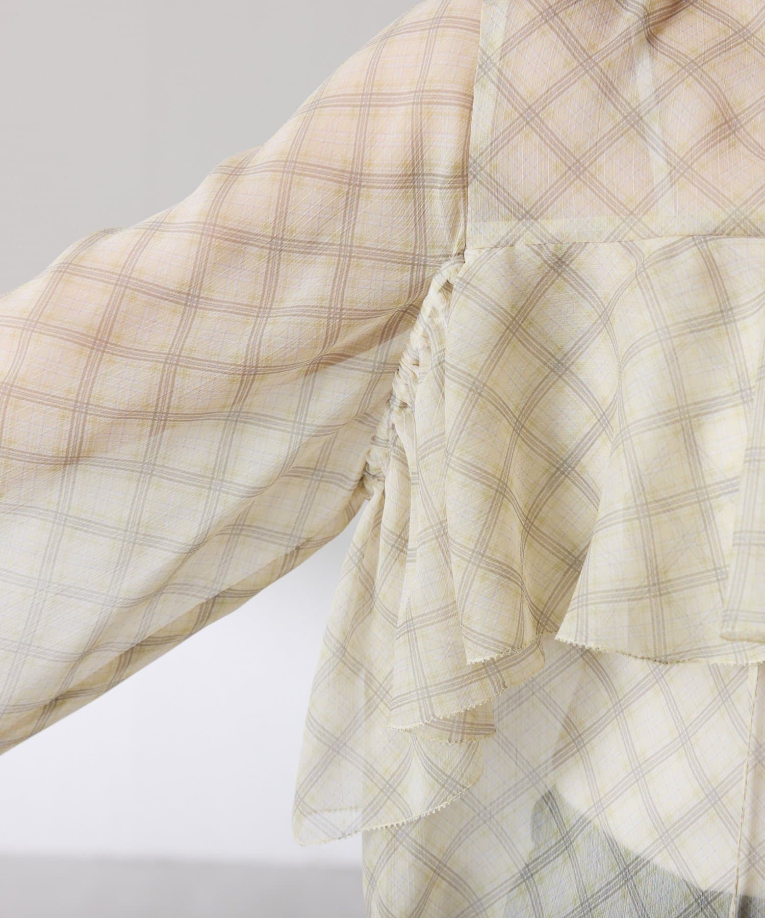 COLLAGE GALLARDAGALANTE(コラージュ ガリャルダガランテ) 【着映えアイテム】チェックシフォンラッフルブラウス