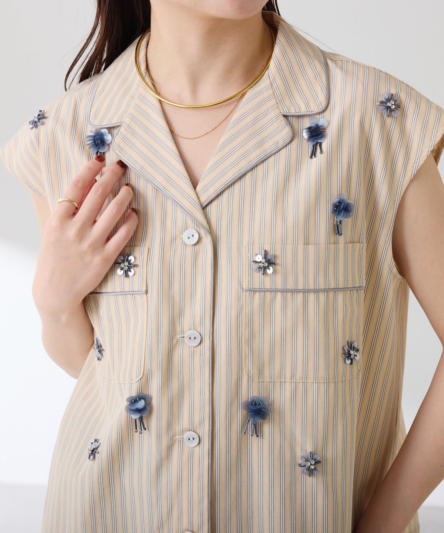 COLLAGE GALLARDAGALANTE(コラージュ ガリャルダガランテ) 【１枚で着映え】ビジューストライプブラウス