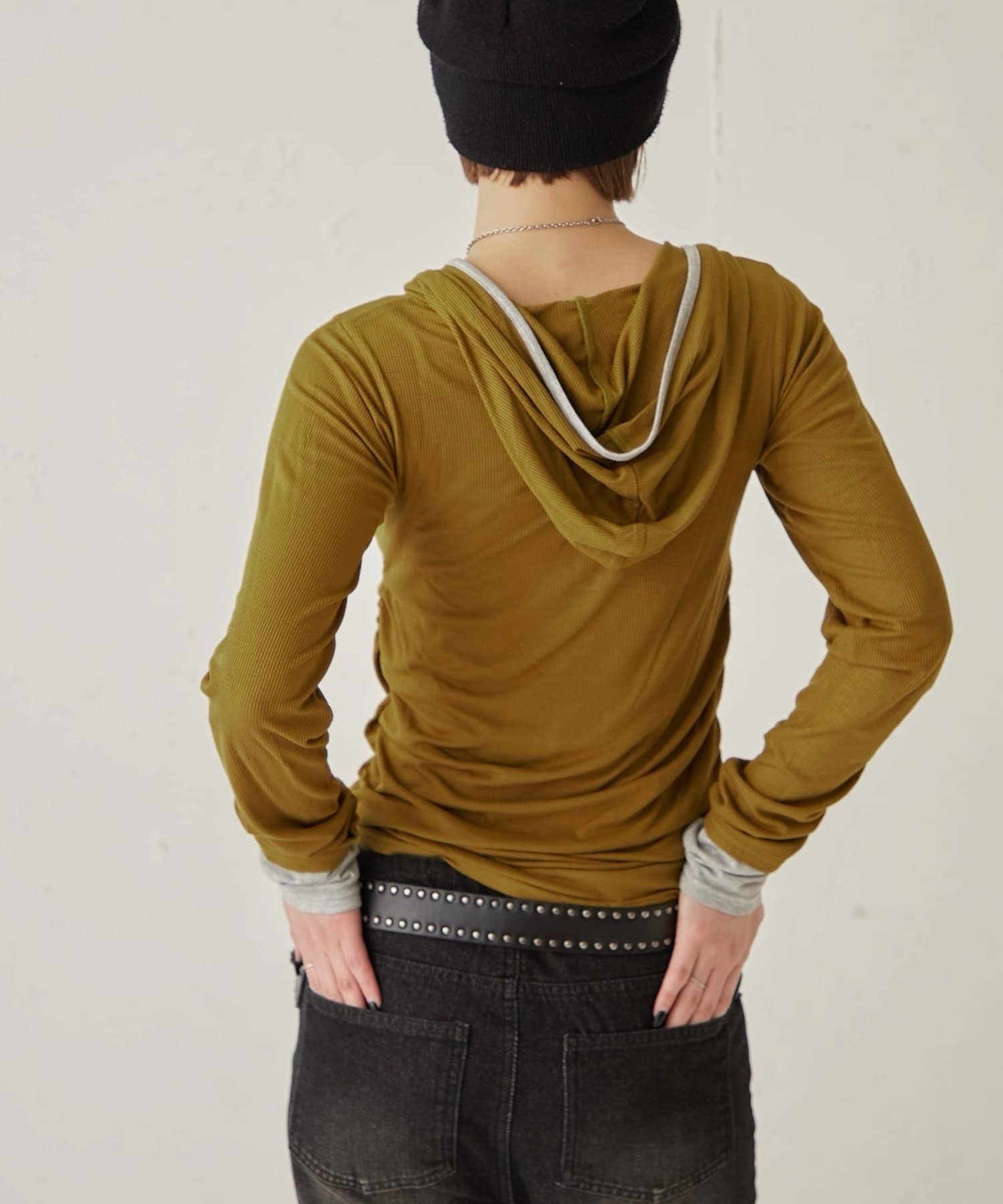 WHO’S WHO gallery(フーズフーギャラリー) 【WEB限定】TWO-TONE HENLEY HOODIE