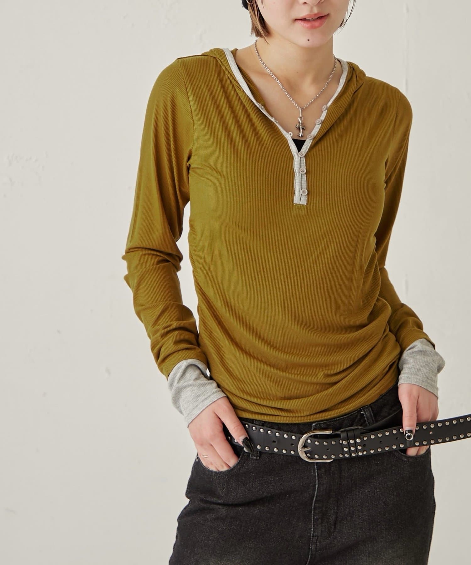 WHO’S WHO gallery(フーズフーギャラリー) 【WEB限定】TWO-TONE HENLEY HOODIE