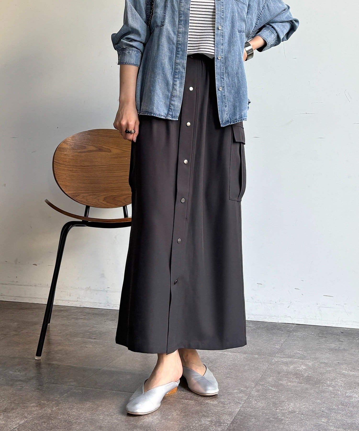 un dix cors(アンディコール) 前ボタンナロースカート