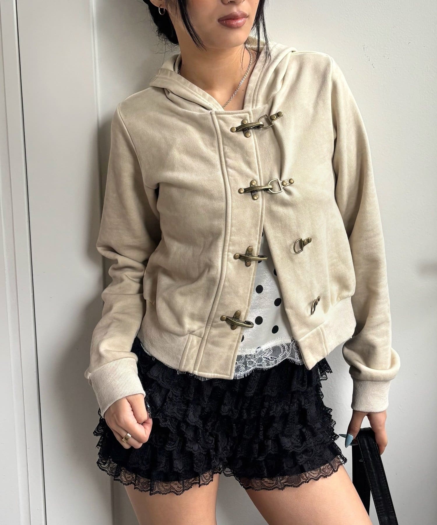 WHO’S WHO gallery(フーズフーギャラリー) ファイヤーマンフックパーカー