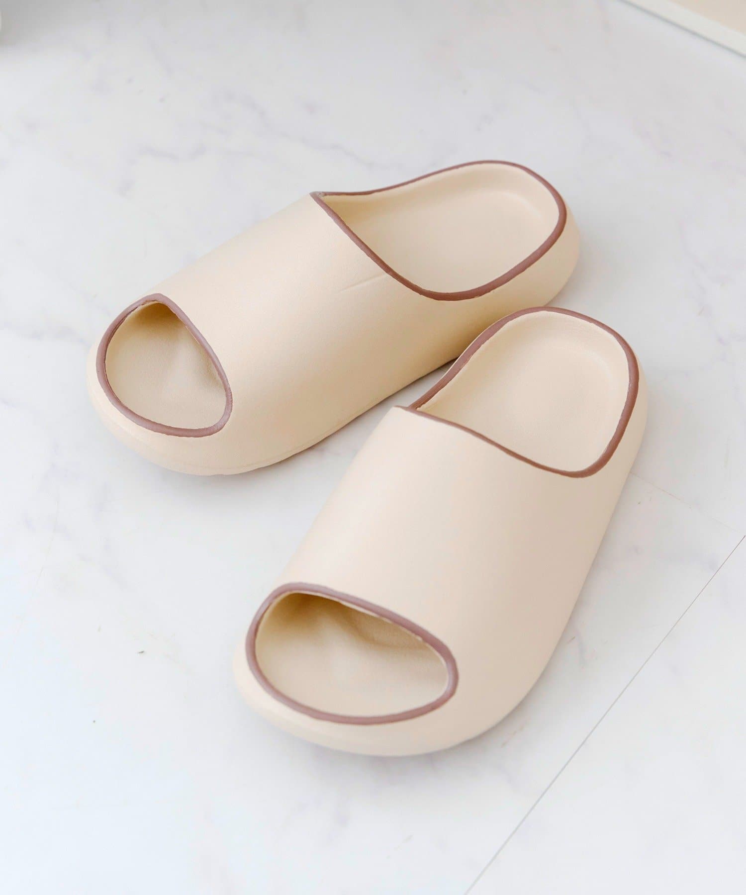 salut!(サリュ) 《170g！》超軽量マルチスリッパ