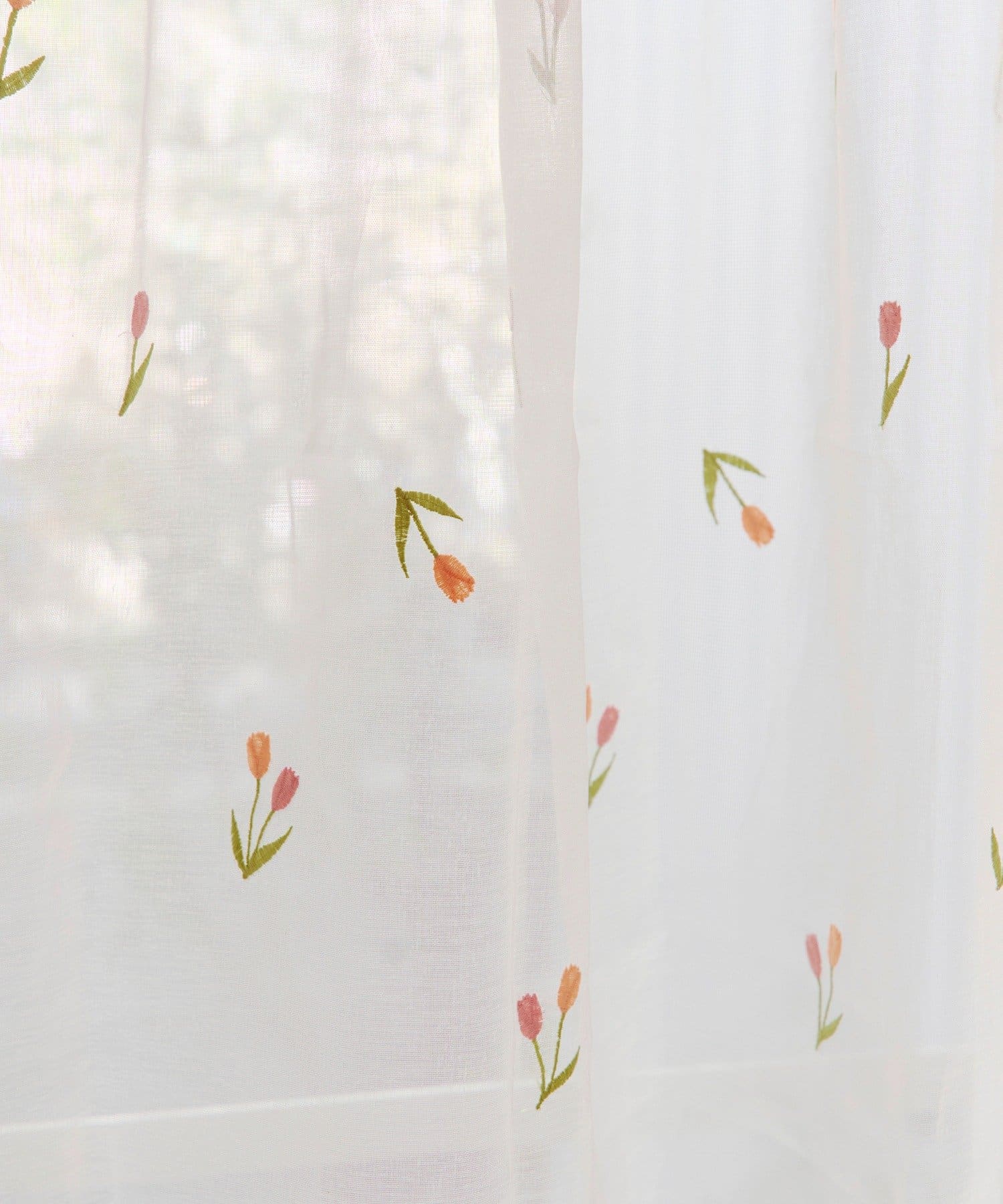 salut!(サリュ) 抗菌防臭チューリップ刺繍カーテン：180×110cm