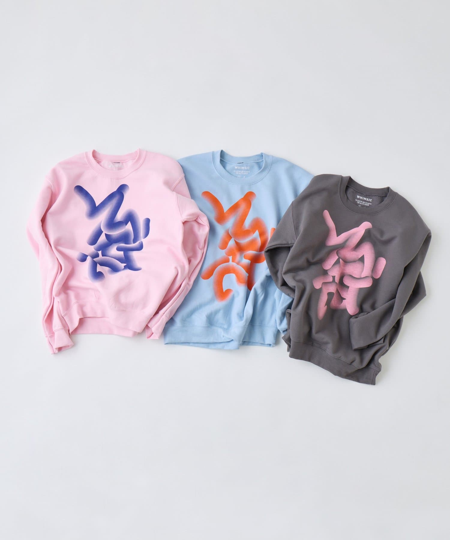 Kastane(カスタネ) 【WHIMSIC】フローイング ロゴ シルクスクリーン スウェットプルオーバー