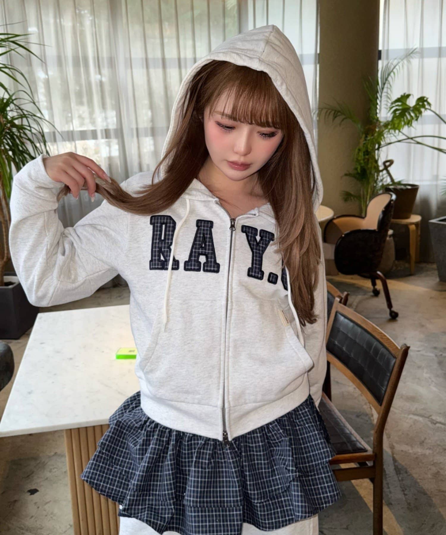 RAY CASSIN(レイカズン) ロゴパッチワークパーカー